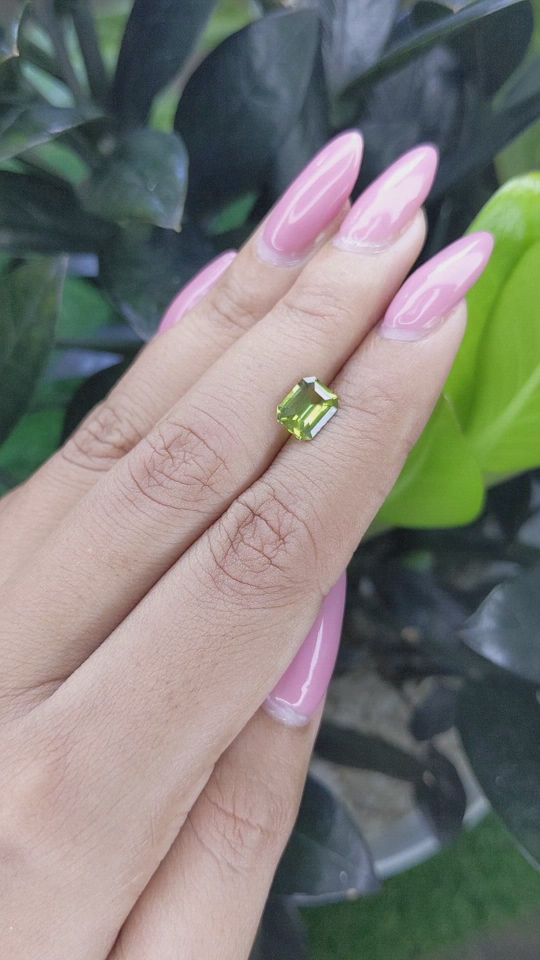 1.60 Ct. Green Sapphire from Ceylon (Sri Lanka) Size Video