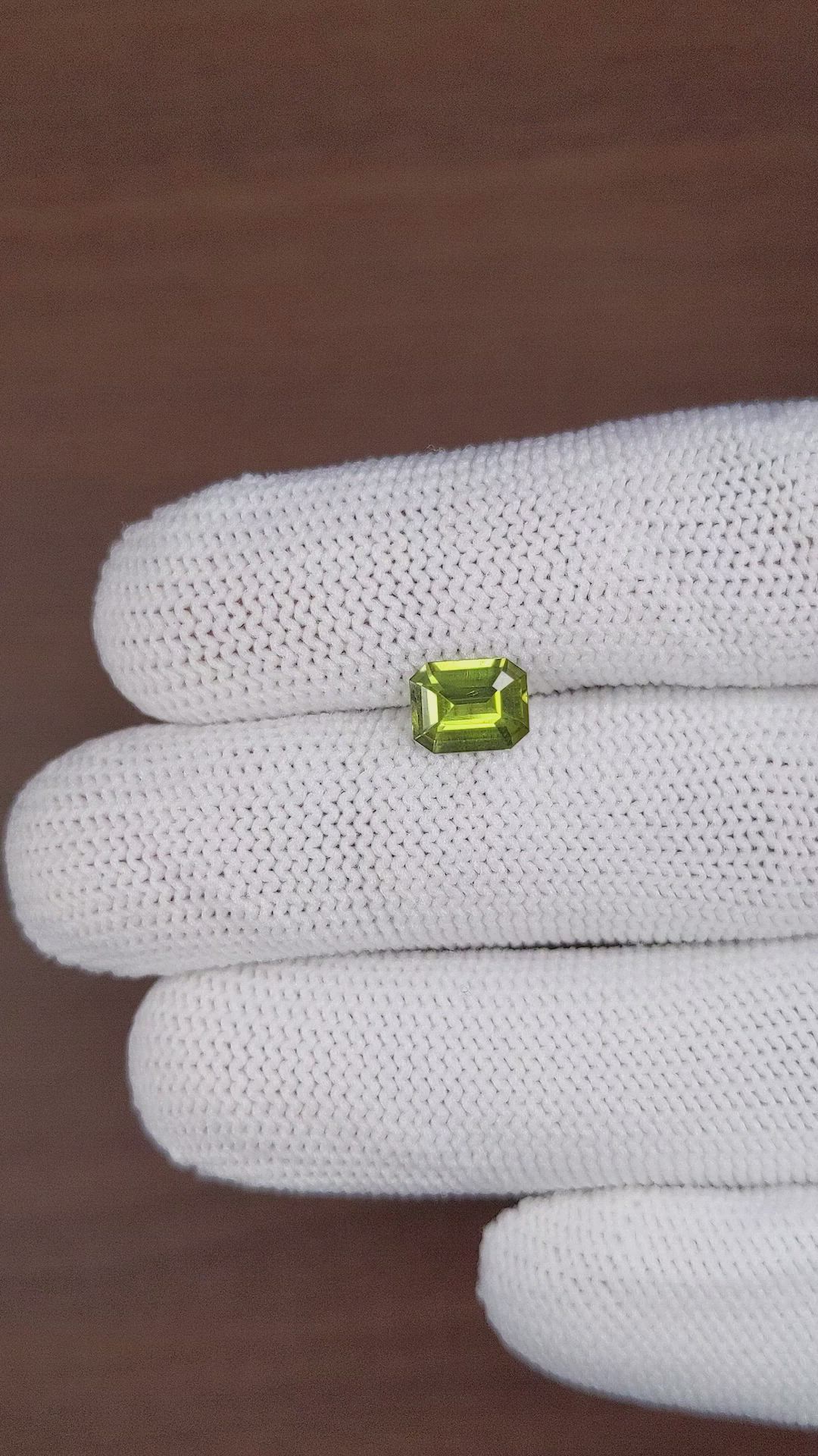 1.60 Ct. Green Sapphire from Ceylon (Sri Lanka) Size Video