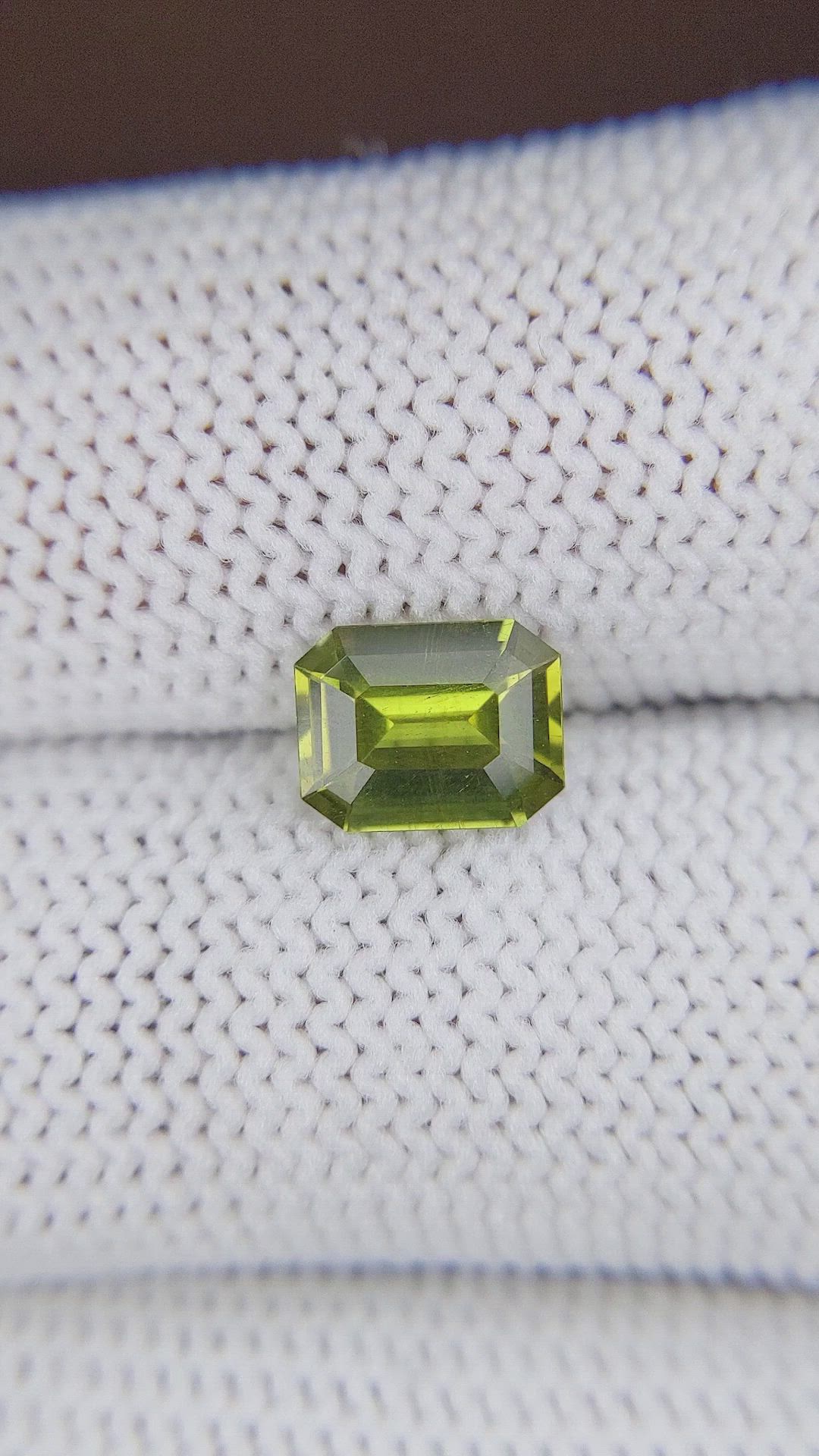 1.60 Ct. Green Sapphire from Ceylon (Sri Lanka) Size Video