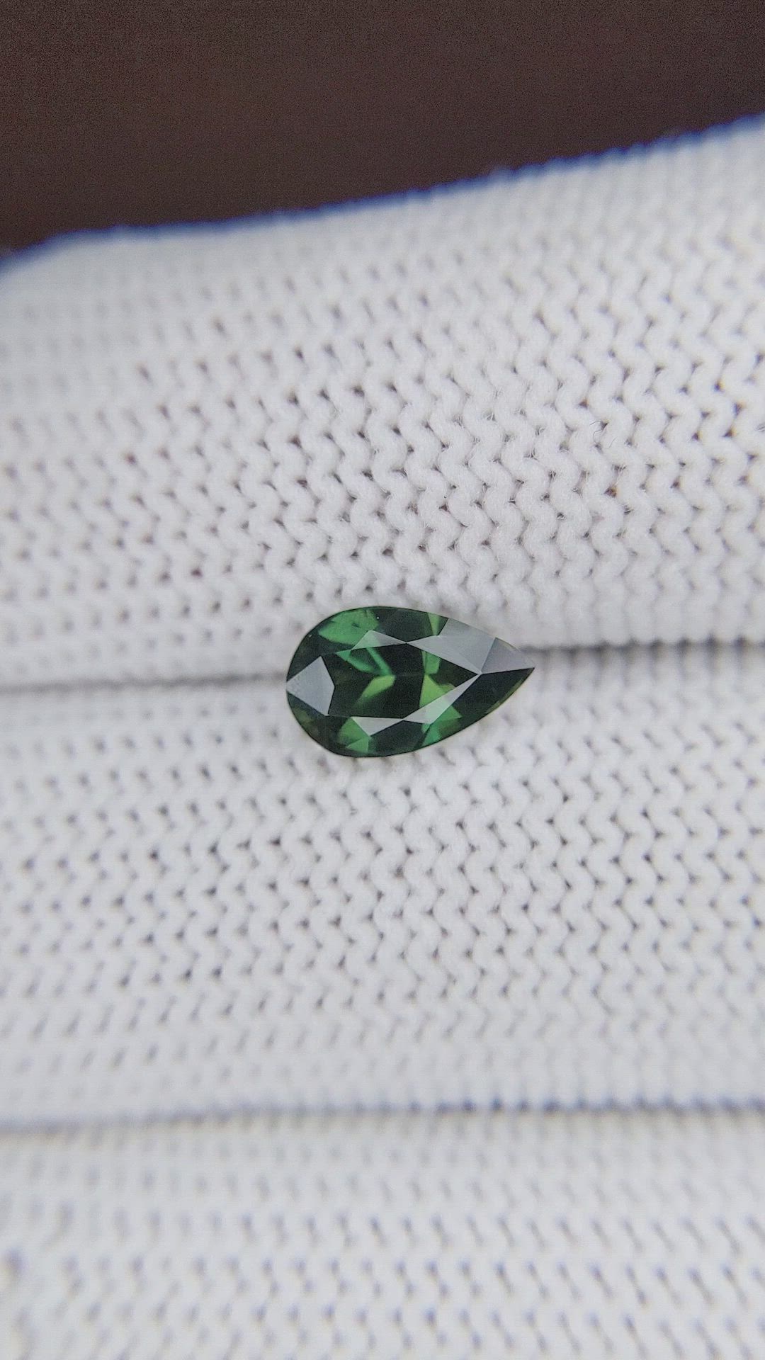 1.56 Ct. Green Sapphire from Ceylon (Sri Lanka) Size Video