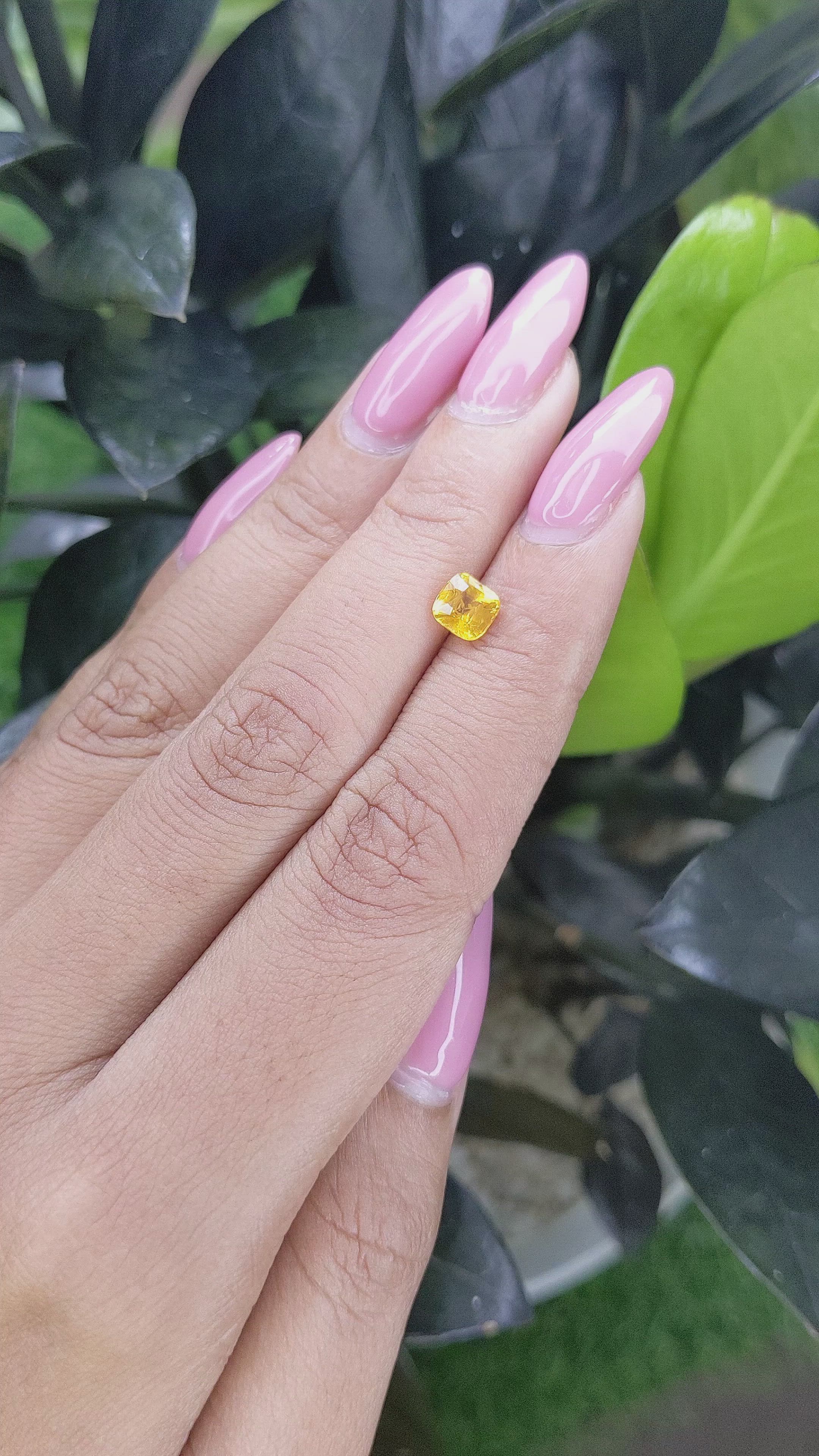 1.00 Ct. Yellow Sapphire from Ceylon (Sri Lanka) Size Video