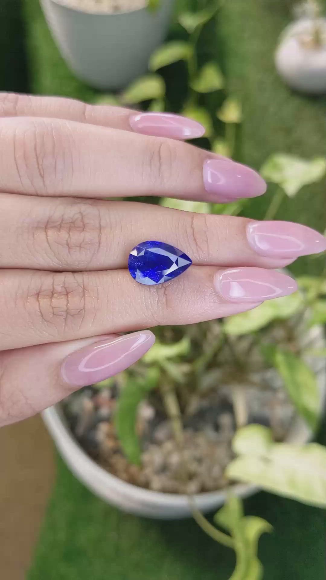 7.15 Ct. Blue Sapphire from Ceylon (Sri Lanka) Size Video