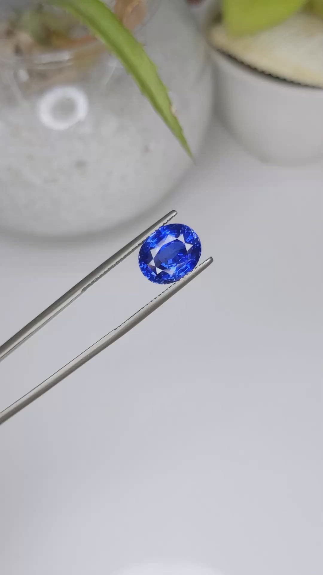 5.16 Ct. Blue Sapphire from Ceylon (Sri Lanka) Size Video