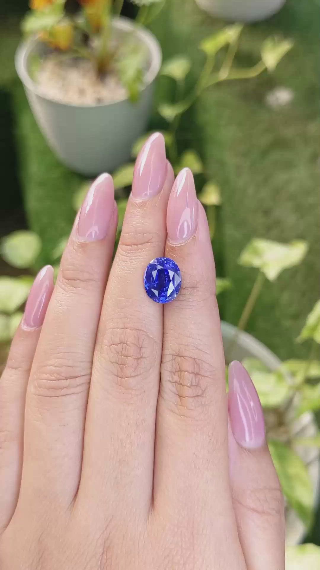 5.16 Ct. Blue Sapphire from Ceylon (Sri Lanka) Size Video