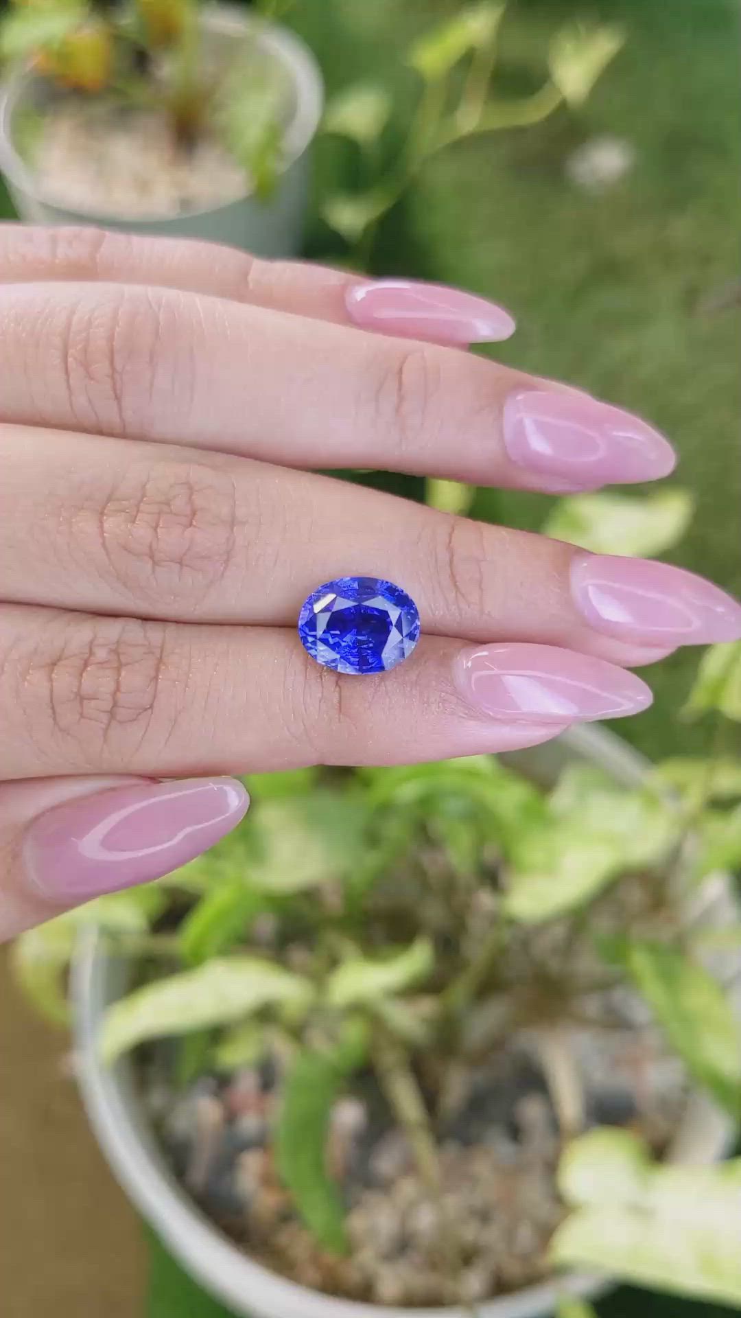 5.16 Ct. Blue Sapphire from Ceylon (Sri Lanka) Size Video