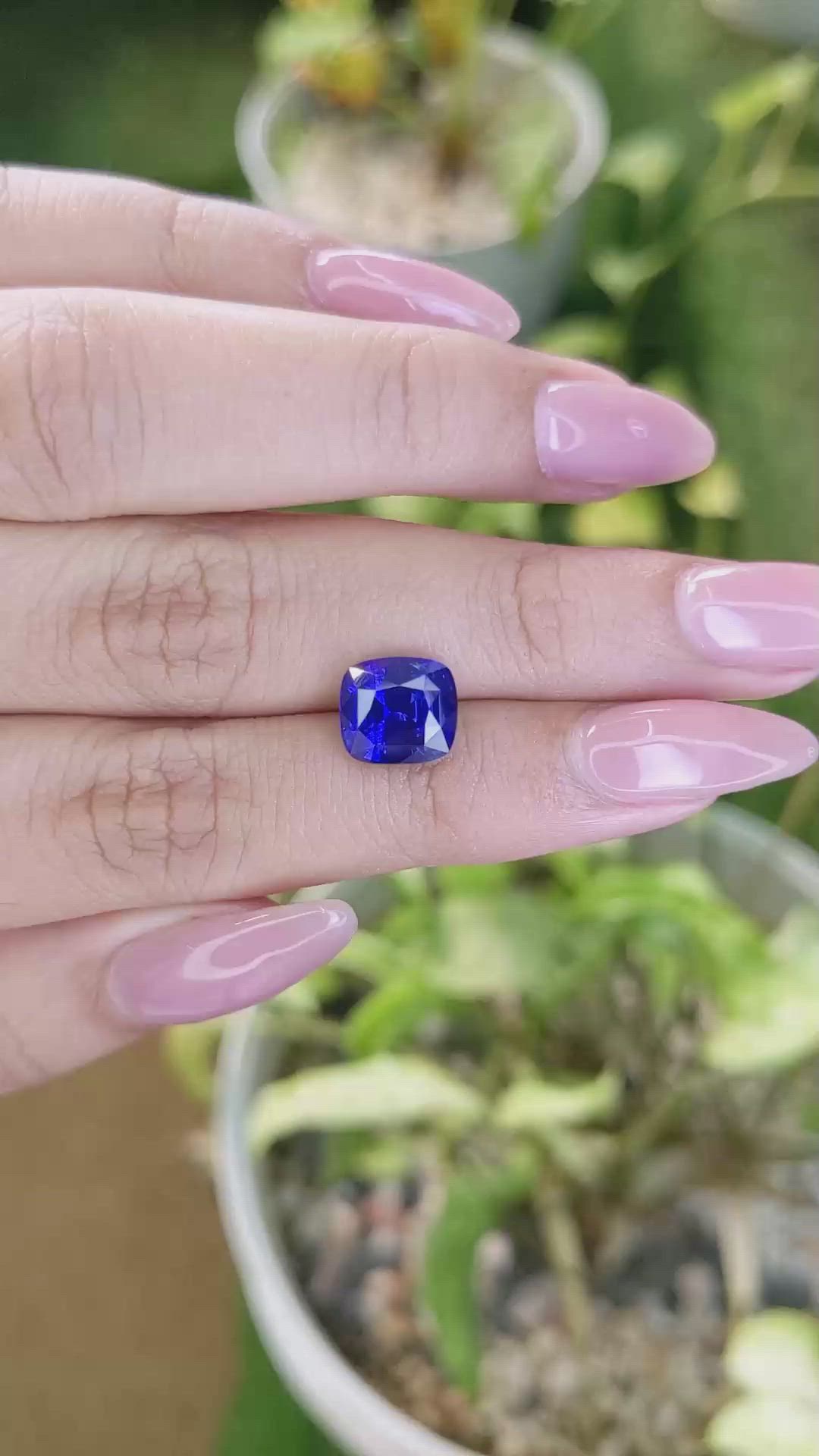 4.65 Ct. Blue Sapphire from Ceylon (Sri Lanka) Size Video