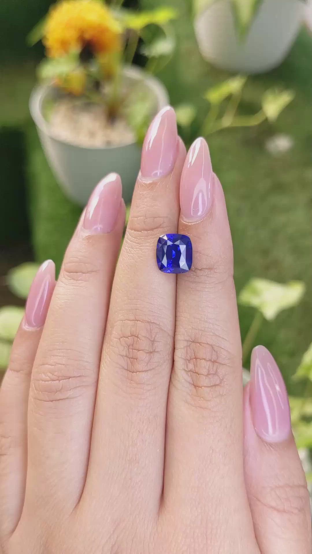 4.65 Ct. Blue Sapphire from Ceylon (Sri Lanka) Size Video