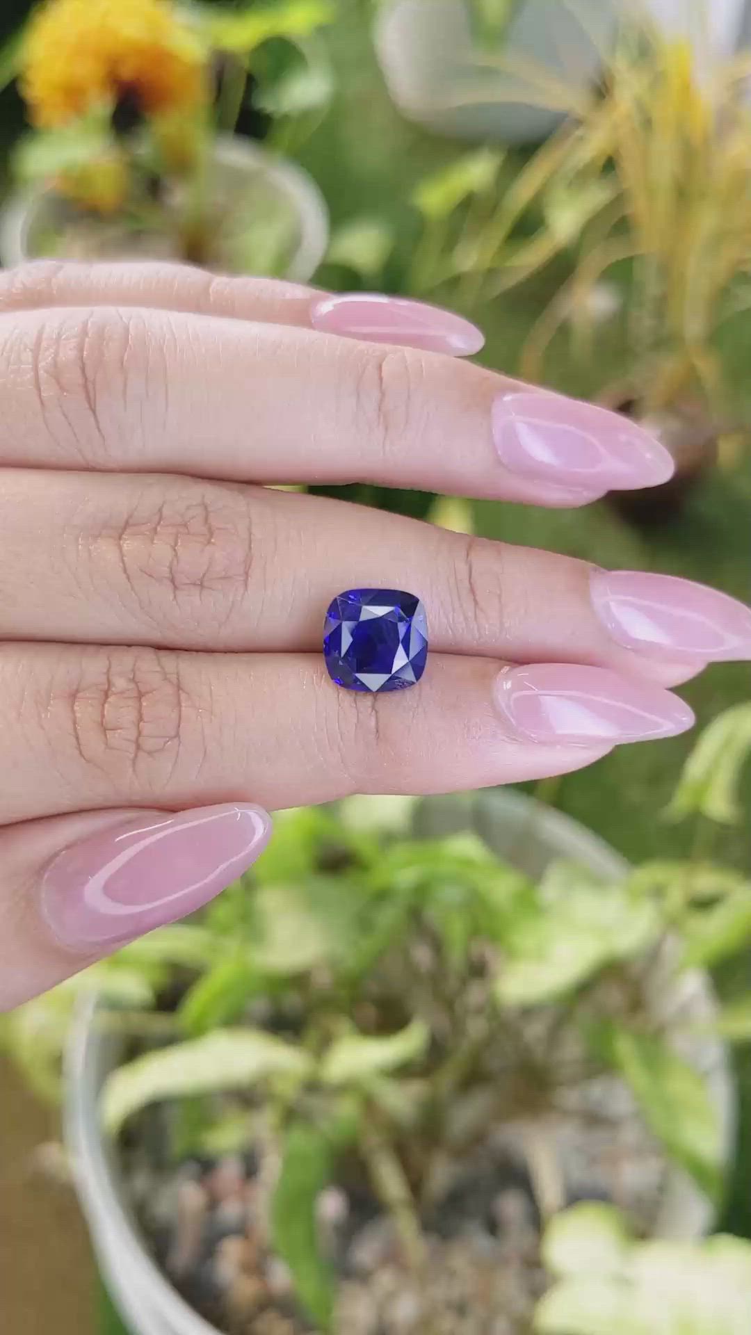 4.63 Ct. Blue Sapphire from Ceylon (Sri Lanka) Size Video