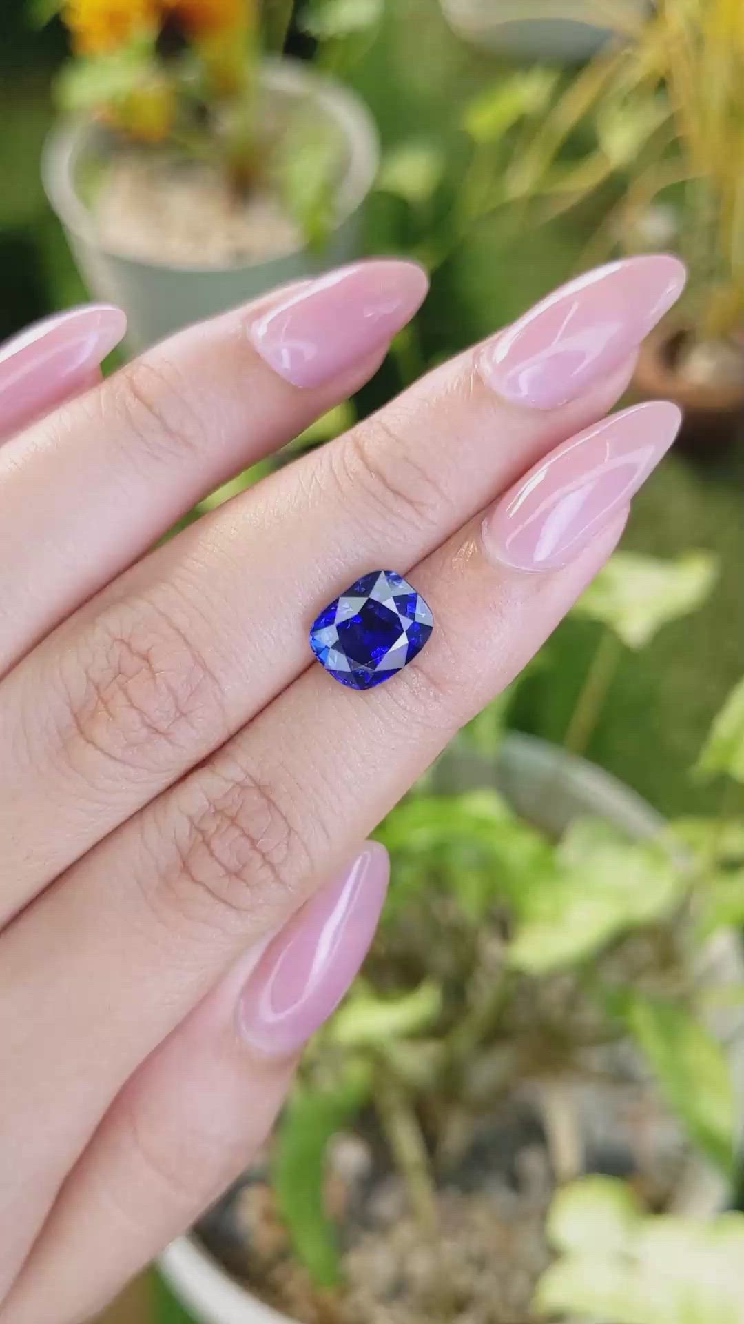 4.35 Ct. Blue Sapphire from Ceylon (Sri Lanka) Size Video