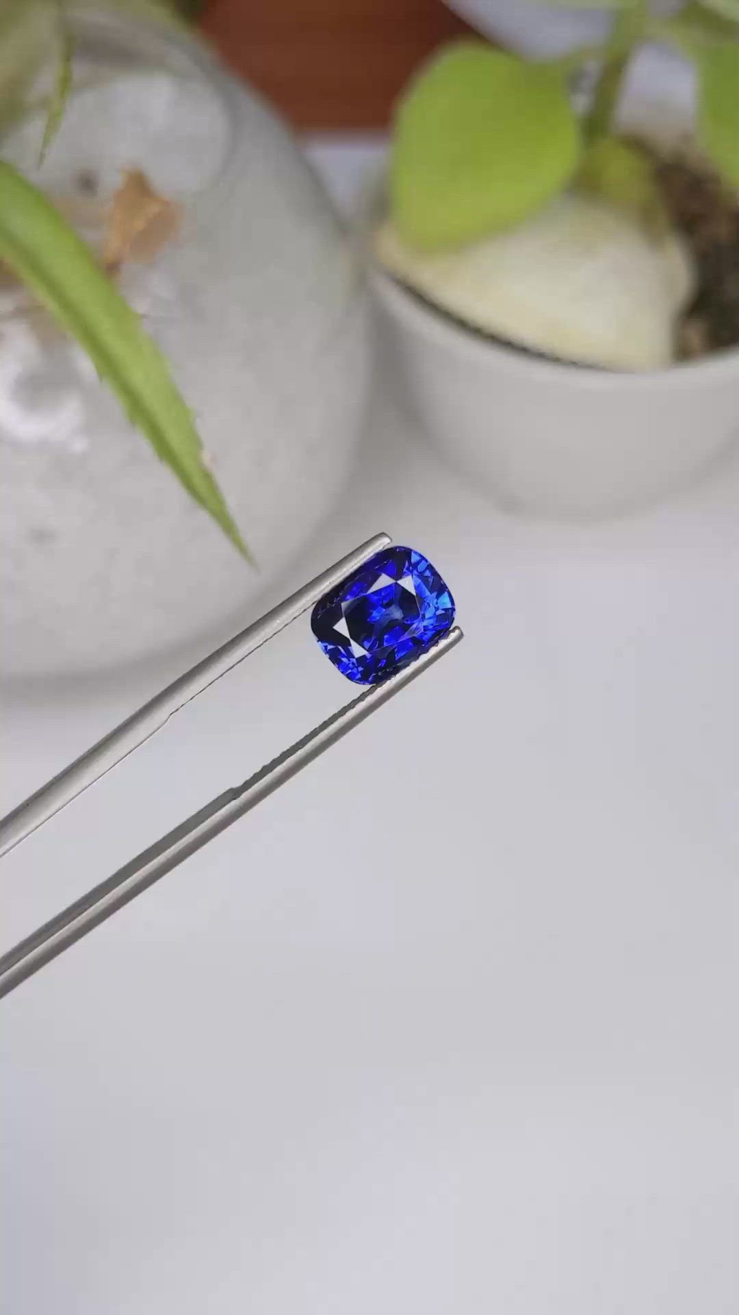 4.35 Ct. Blue Sapphire from Ceylon (Sri Lanka) Size Video