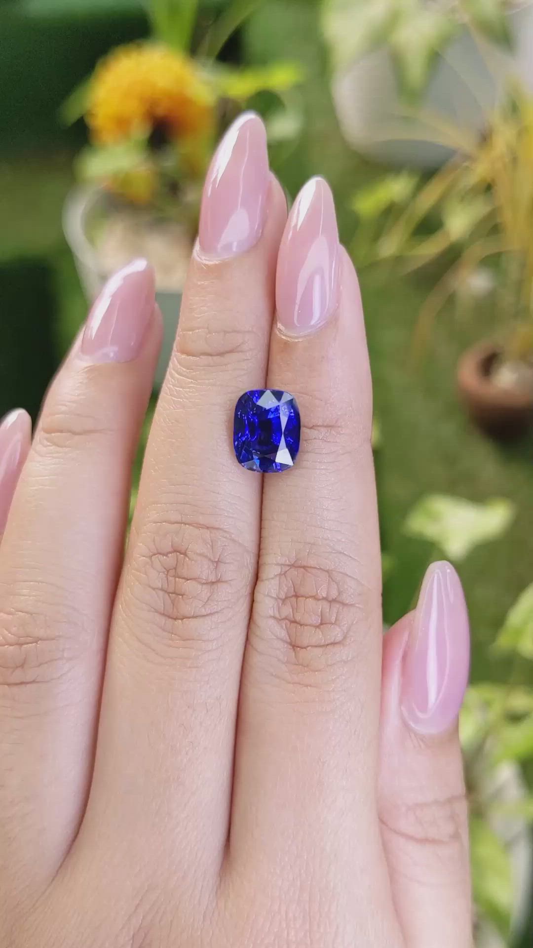 4.35 Ct. Blue Sapphire from Ceylon (Sri Lanka) Size Video