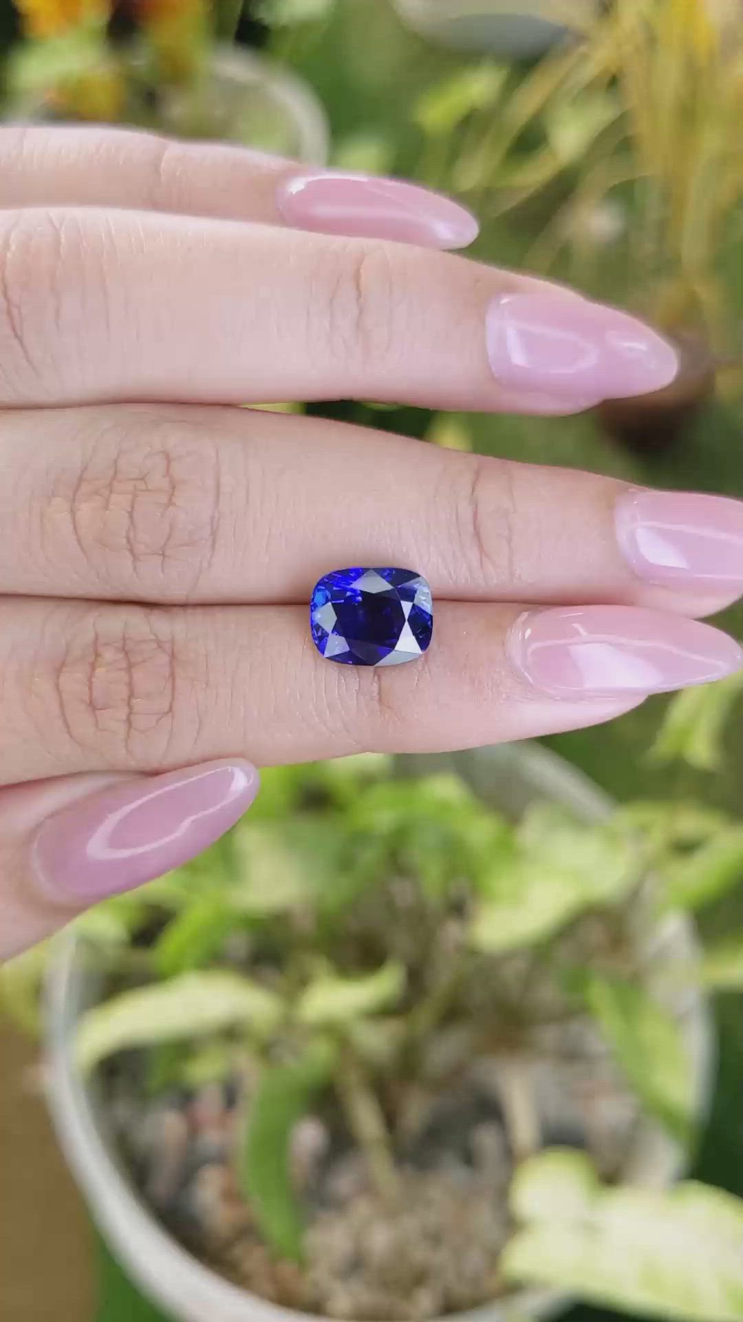 4.35 Ct. Blue Sapphire from Ceylon (Sri Lanka) Size Video