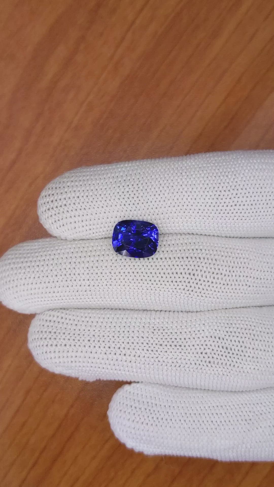 4.35 Ct. Blue Sapphire from Ceylon (Sri Lanka) Size Video