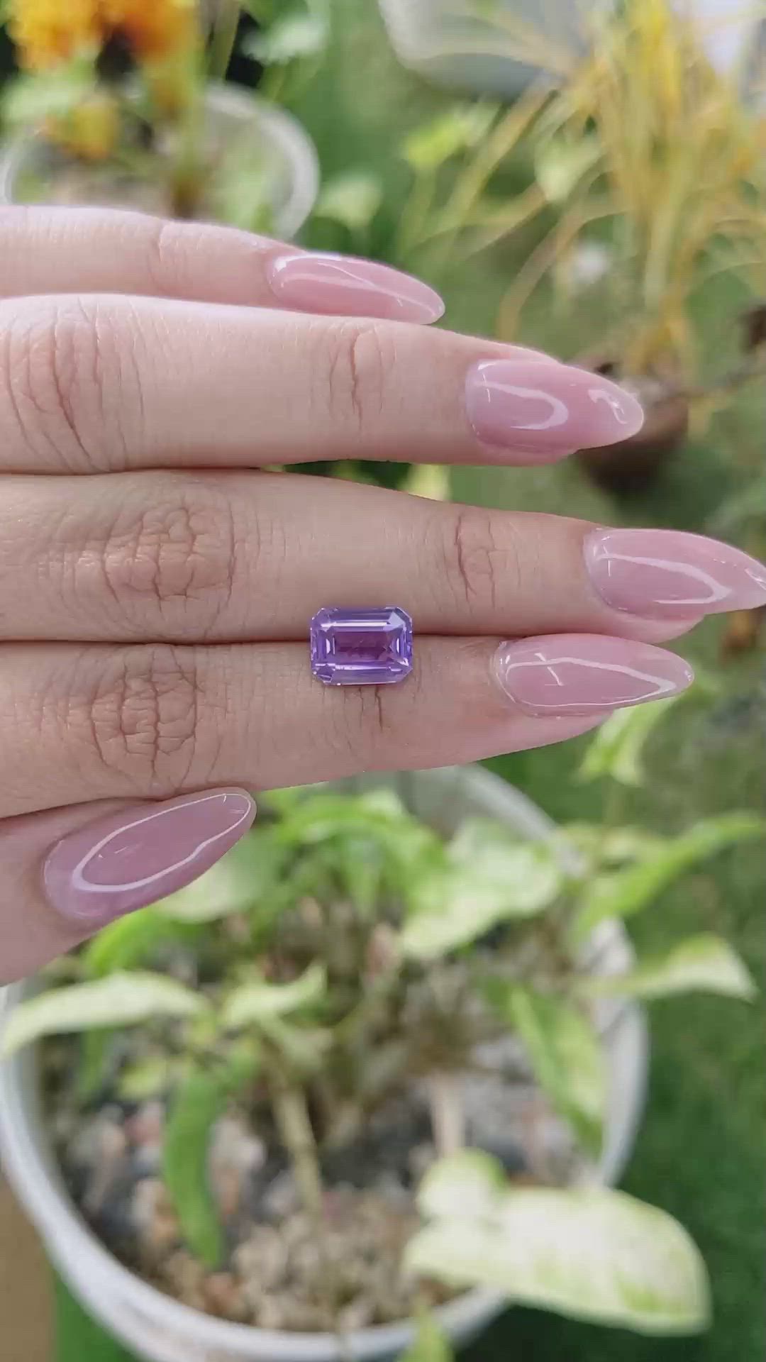 3.14 Ct. Pinkish Purple Sapphire from Ceylon (Sri Lanka) Size Video