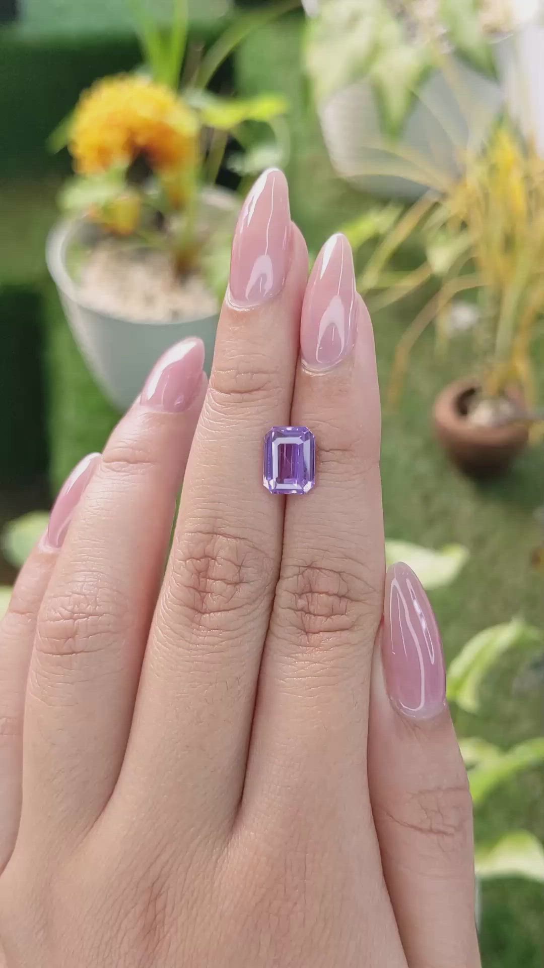3.14 Ct. Pinkish Purple Sapphire from Ceylon (Sri Lanka) Size Video