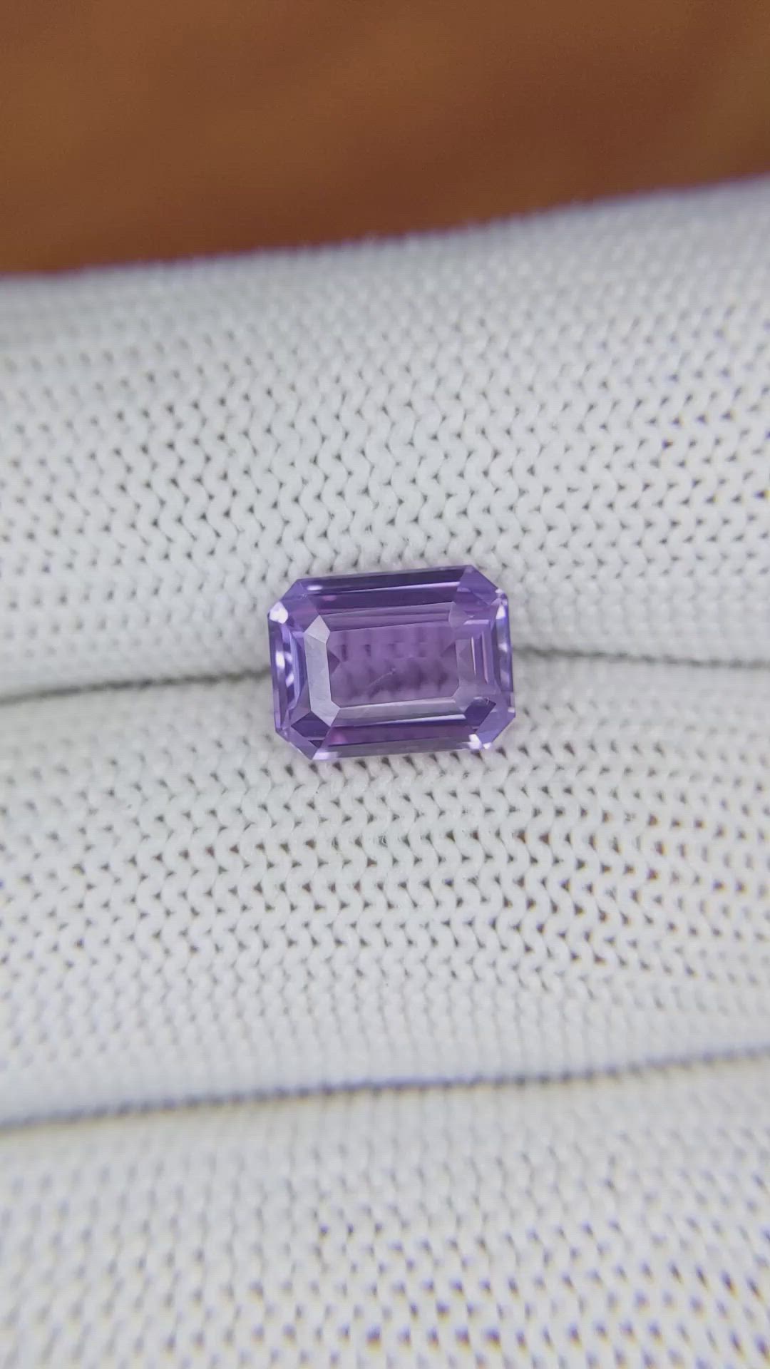 3.14 Ct. Pinkish Purple Sapphire from Ceylon (Sri Lanka) Size Video