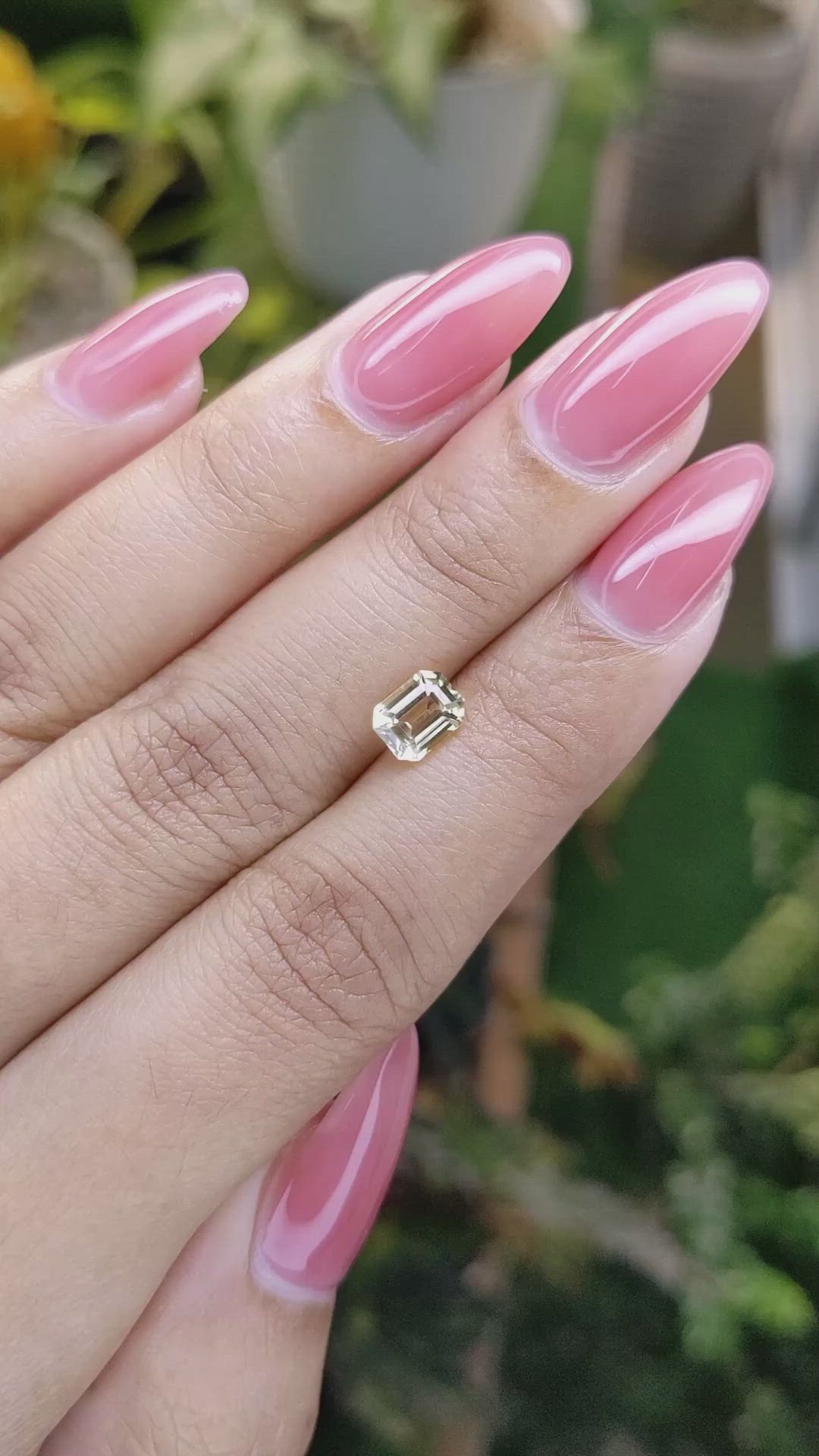 1.07 Ct. Yellow Sapphire from Ceylon (Sri Lanka) Size Video