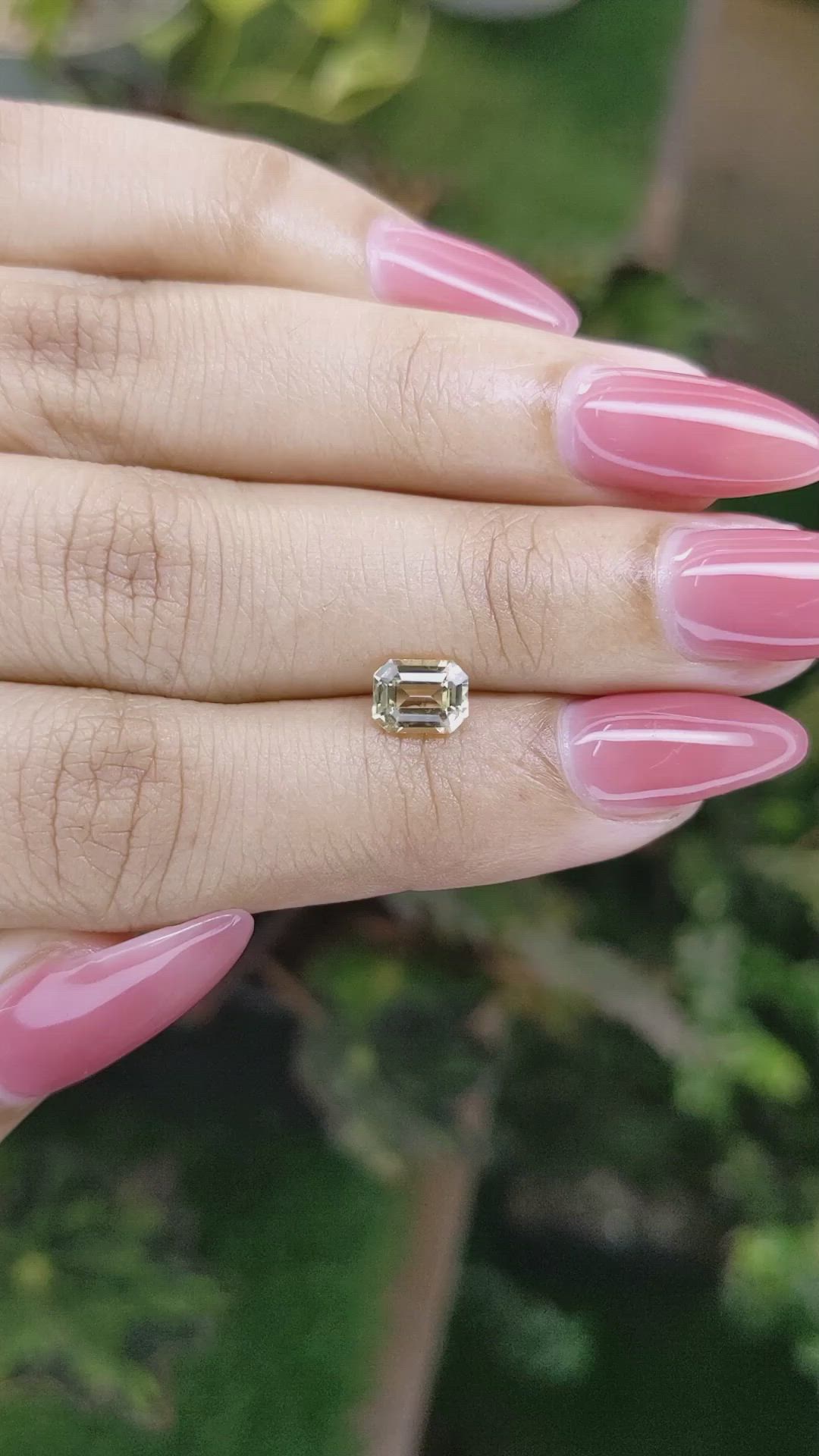 1.07 Ct. Yellow Sapphire from Ceylon (Sri Lanka) Size Video