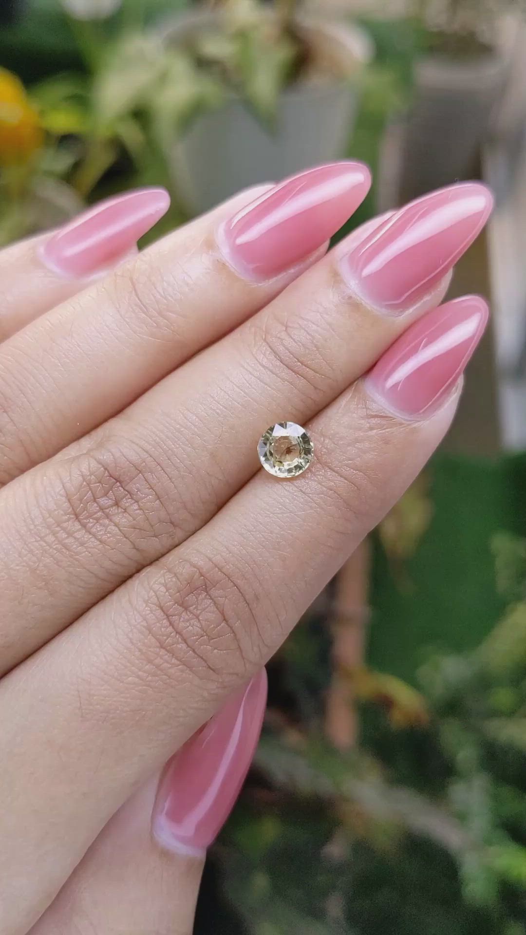 1.15 Ct. Yellow Sapphire from Ceylon (Sri Lanka) Size Video