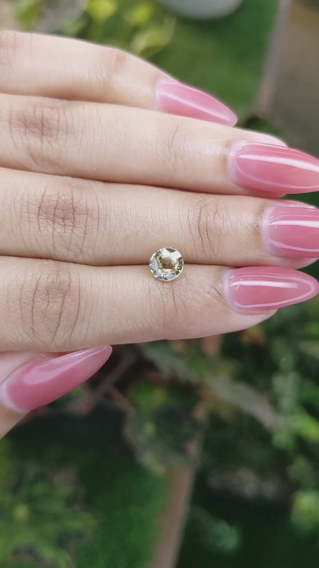 1.15 Ct. Yellow Sapphire from Ceylon (Sri Lanka) Size Video