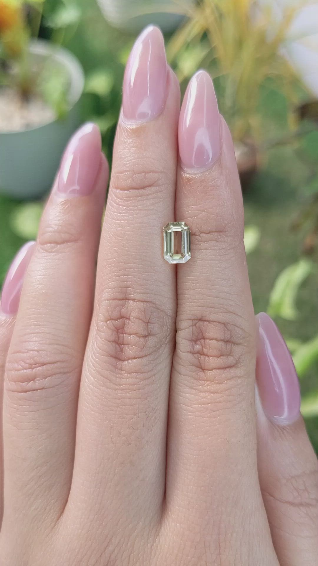1.31 Ct. Greenish Yellow Sapphire from Ceylon (Sri Lanka) Size Video