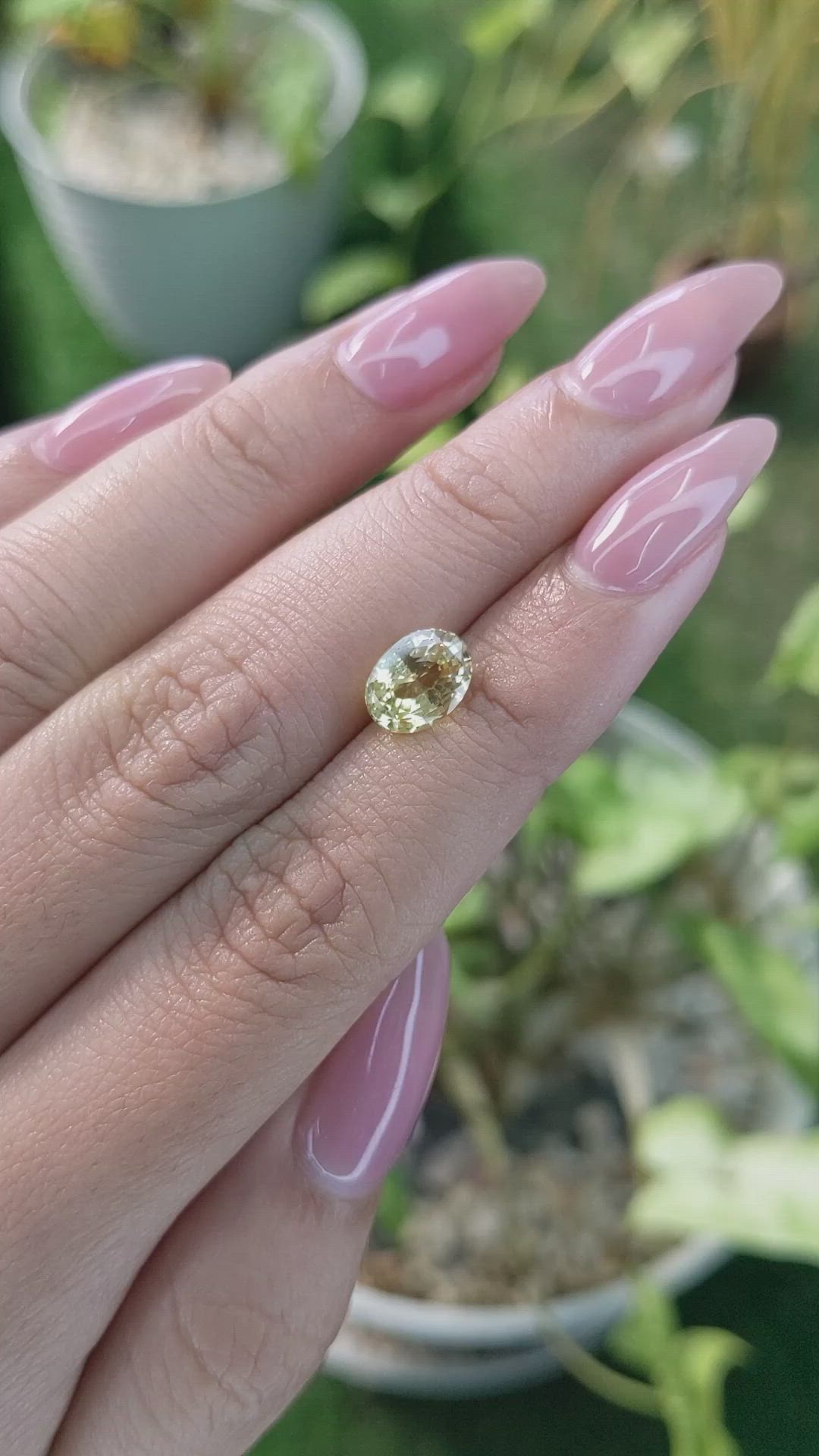 2.26 Ct. Yellow Sapphire from Ceylon (Sri Lanka) Size Video