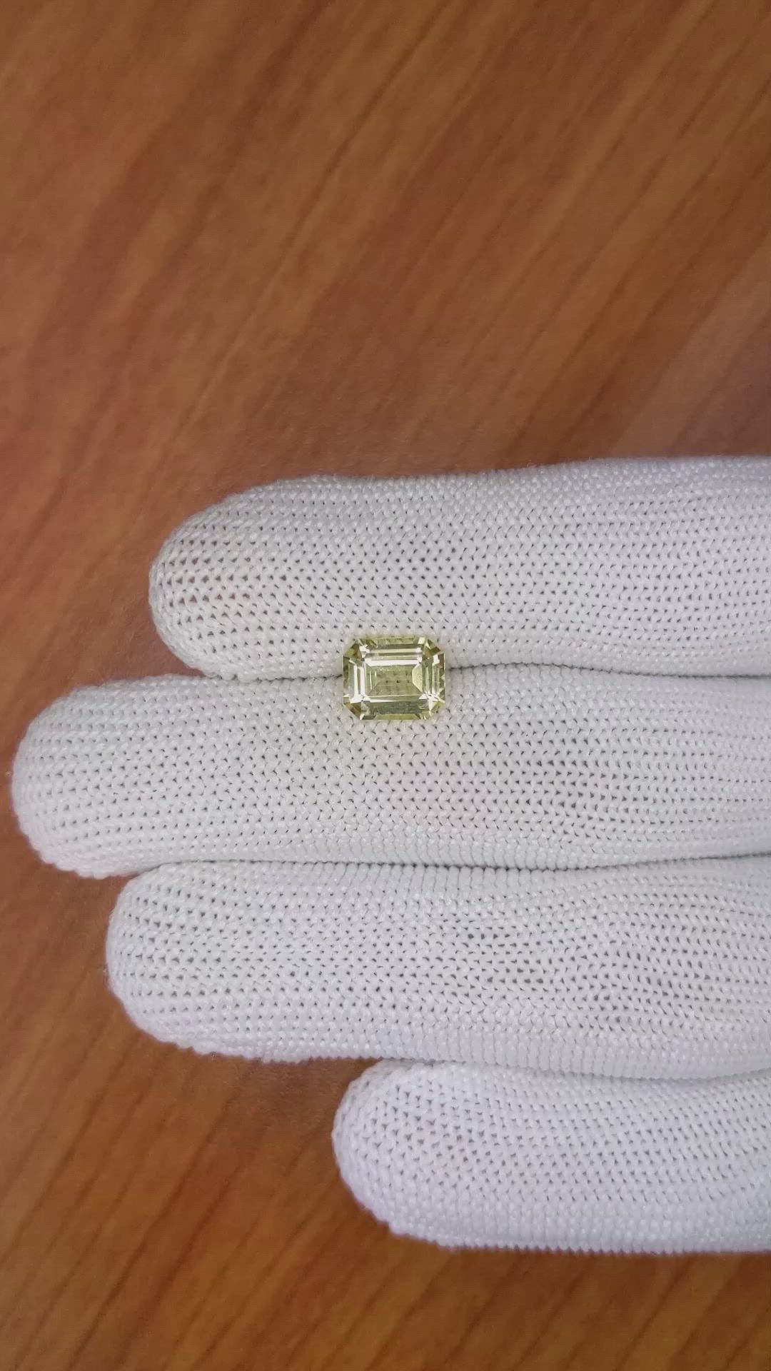 2.17 Ct. Yellow Sapphire from Ceylon (Sri Lanka) Size Video