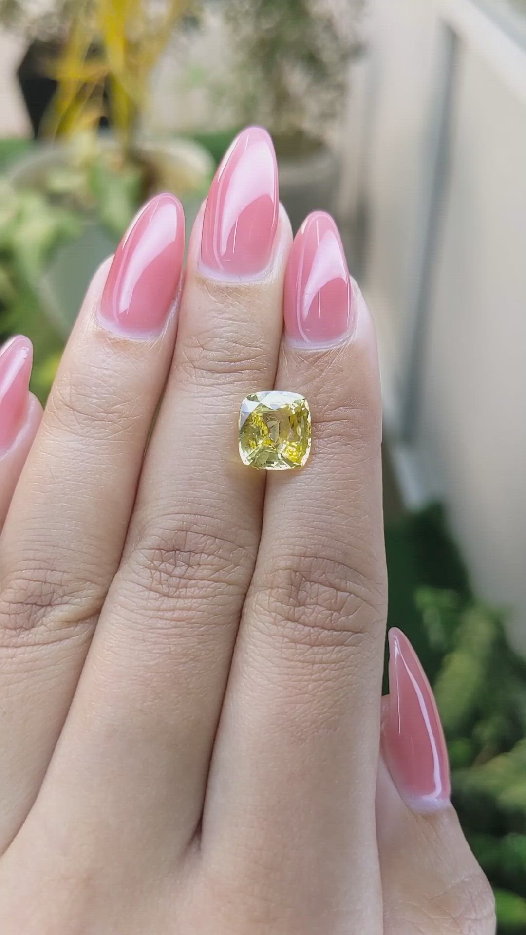 4.03 Ct. Yellow Sapphire from Ceylon (Sri Lanka) Size Video