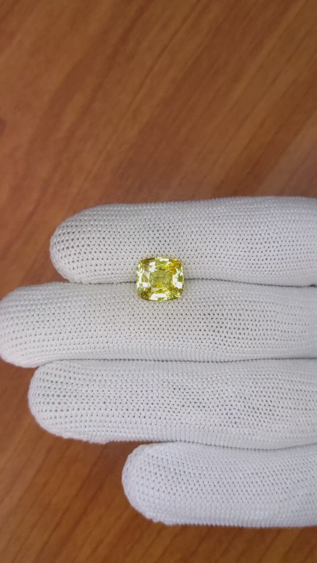 4.03 Ct. Yellow Sapphire from Ceylon (Sri Lanka) Size Video