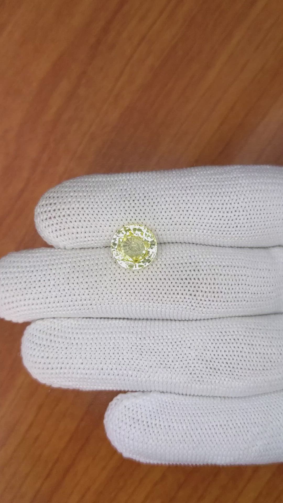 4.56 Ct. Yellow Sapphire from Ceylon (Sri Lanka) Size Video