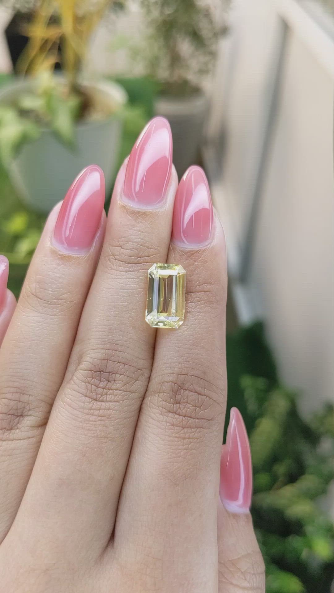 5.40 Ct. Yellow Sapphire from Ceylon (Sri Lanka) Size Video