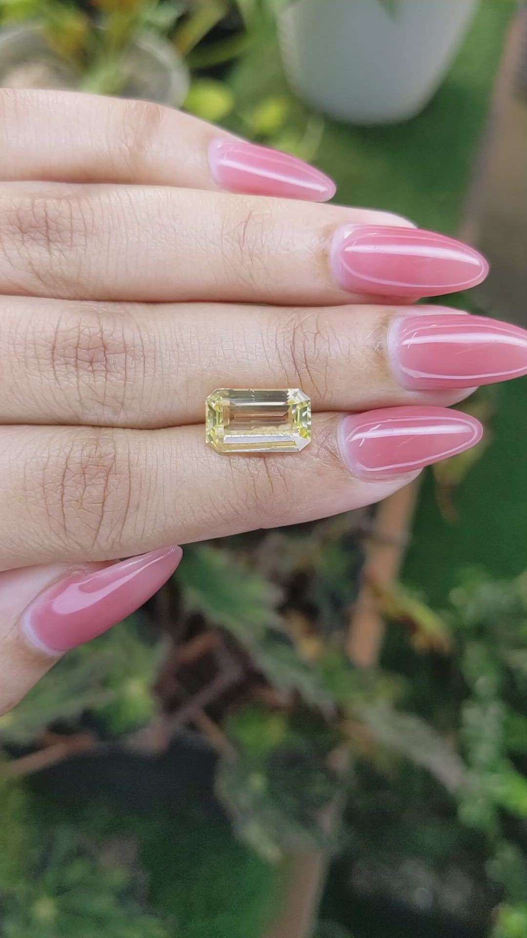 5.40 Ct. Yellow Sapphire from Ceylon (Sri Lanka) Size Video