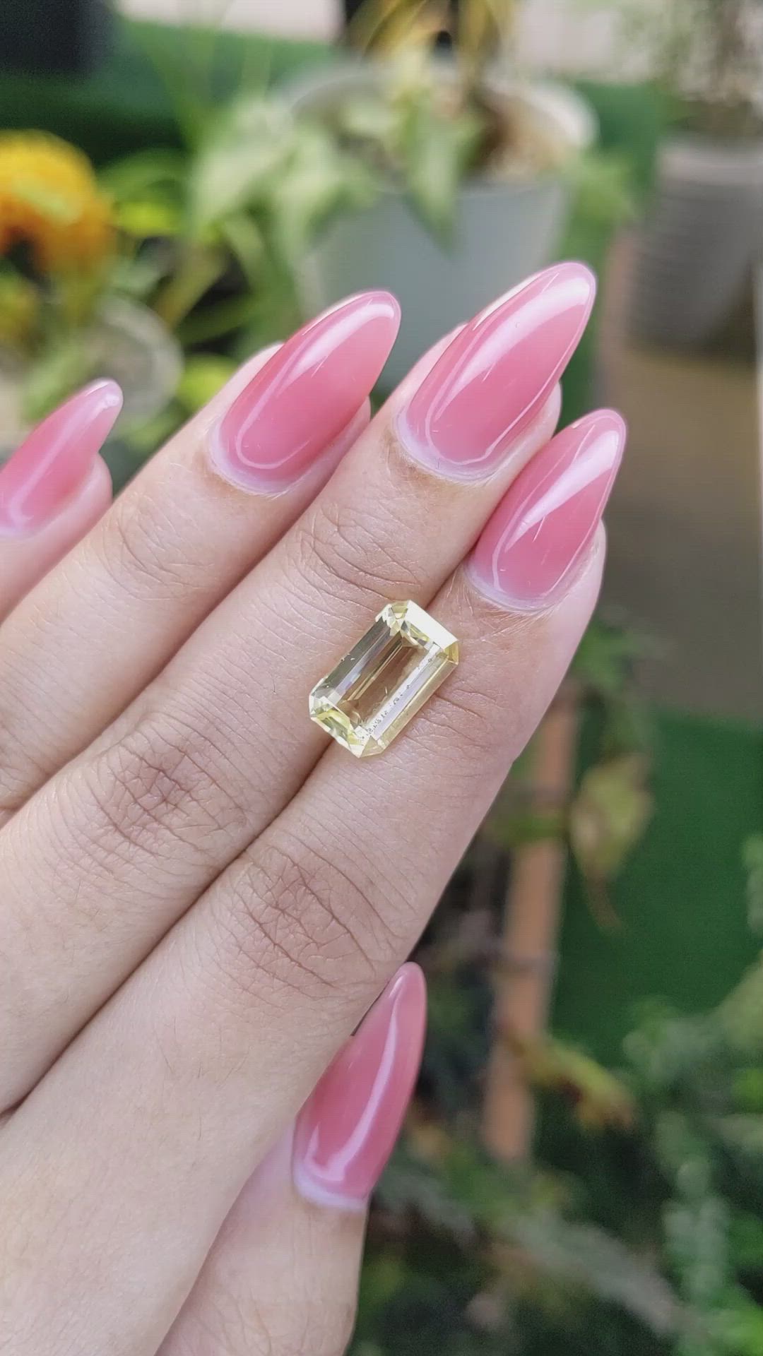 5.40 Ct. Yellow Sapphire from Ceylon (Sri Lanka) Size Video