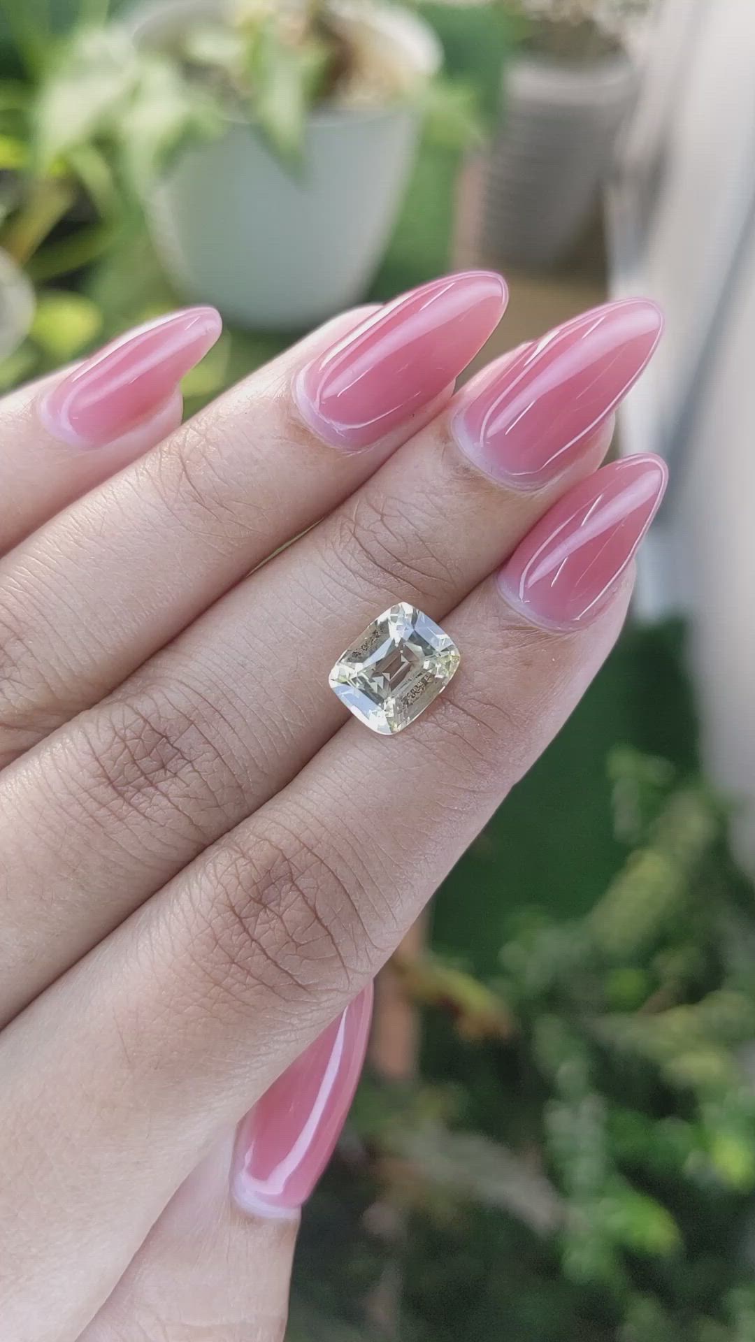 3.65 Ct. Yellow Sapphire from Ceylon (Sri Lanka) Size Video