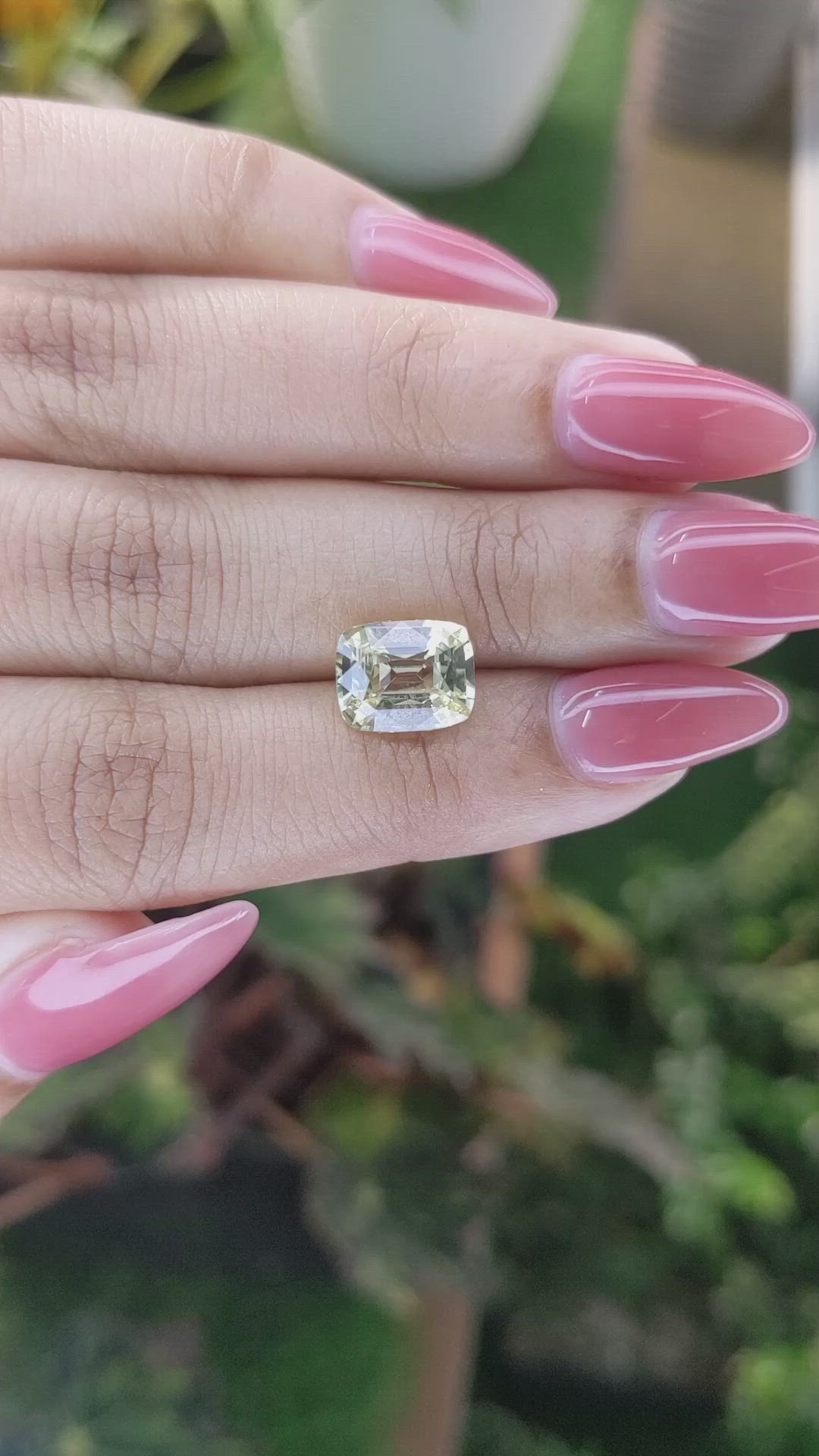 3.65 Ct. Yellow Sapphire from Ceylon (Sri Lanka) Size Video