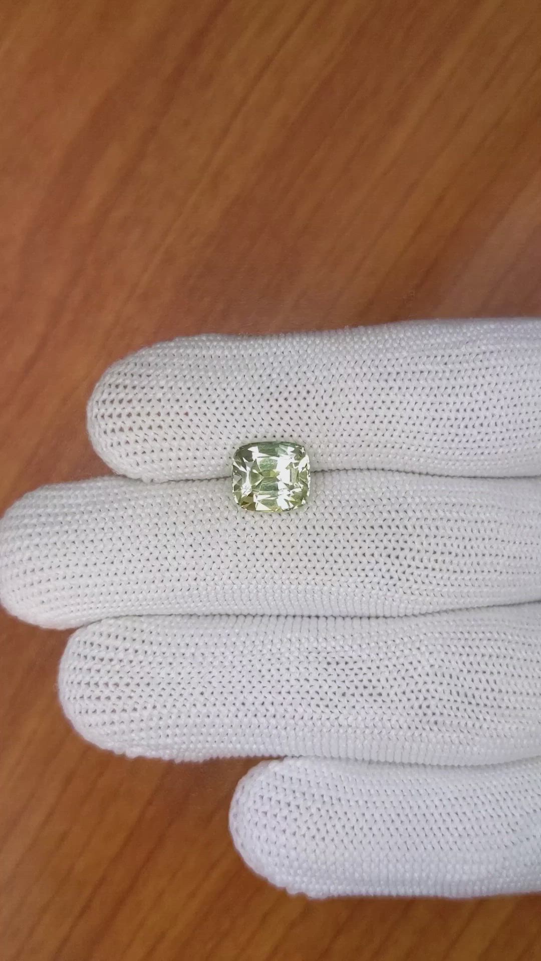 3.65 Ct. Yellowish Green Sapphire from Ceylon (Sri Lanka) Size Video