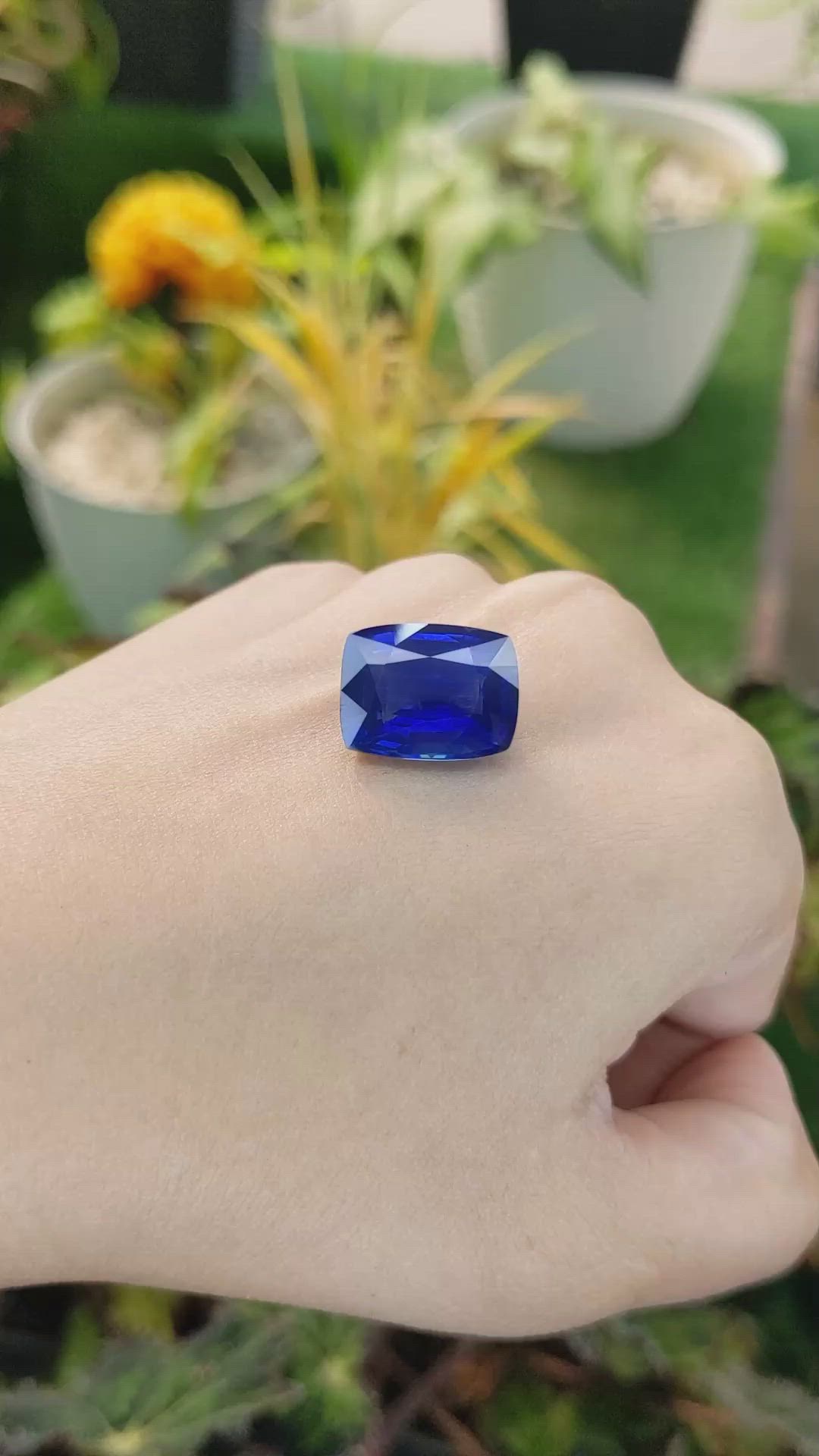 15.51 Ct. Blue Sapphire from Ceylon (Sri Lanka) Size Video