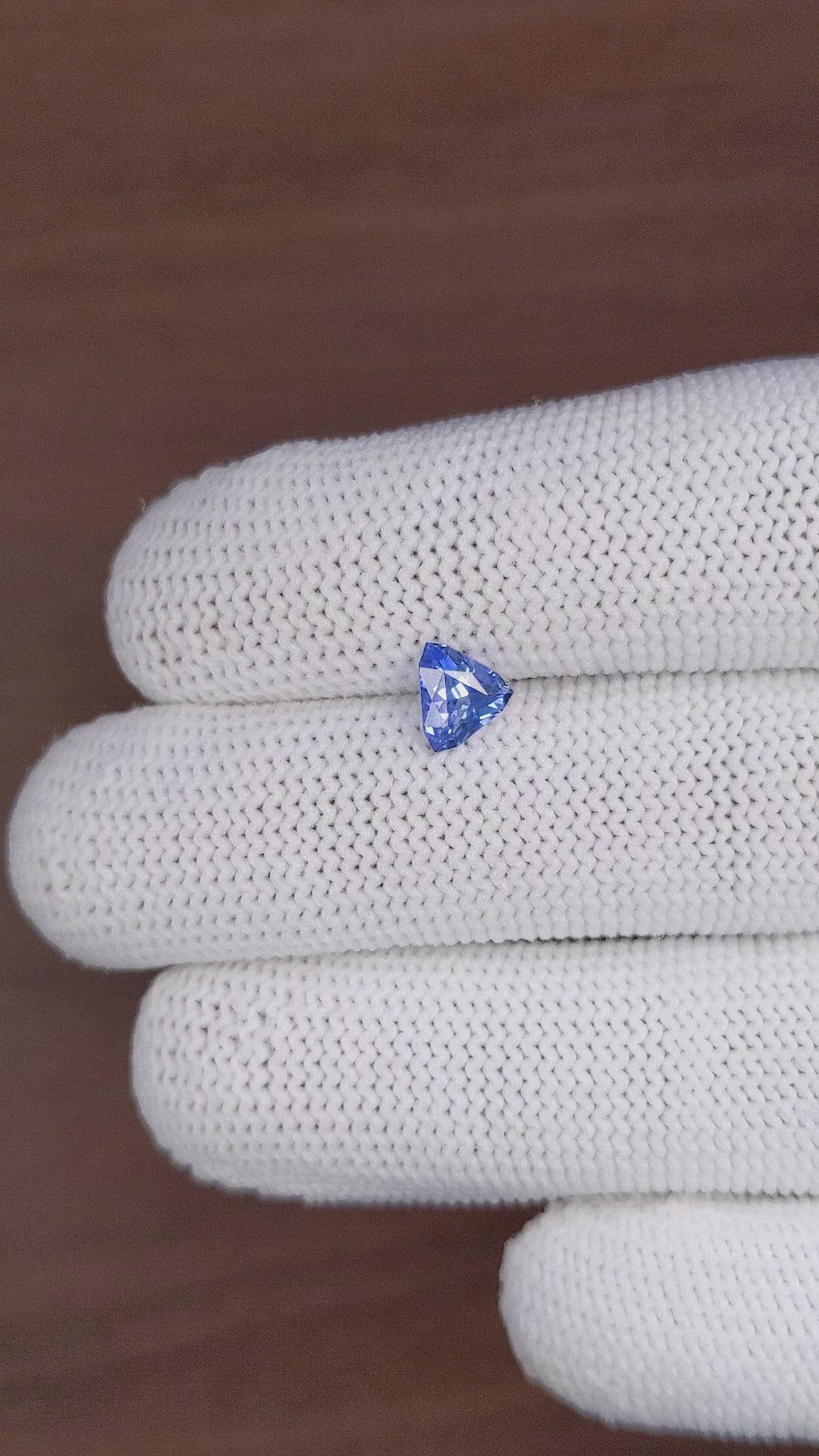 1.04 Ct. Blue Sapphire from Ceylon (Sri Lanka) Size Video