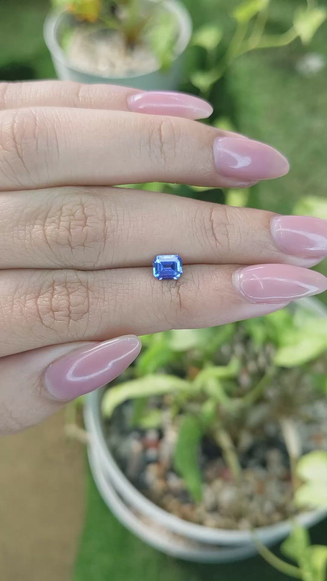 0.75 Ct. Blue Sapphire from Ceylon (Sri Lanka) Size Video