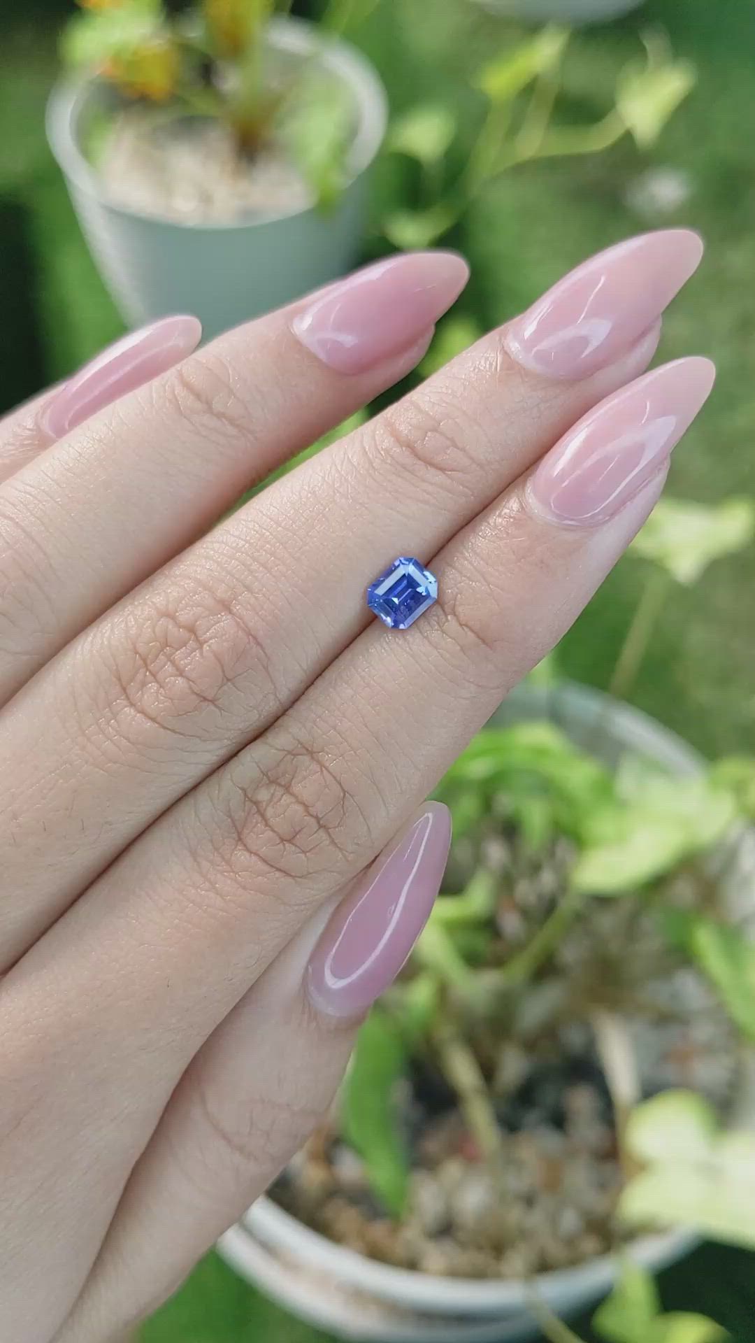 0.75 Ct. Blue Sapphire from Ceylon (Sri Lanka) Size Video