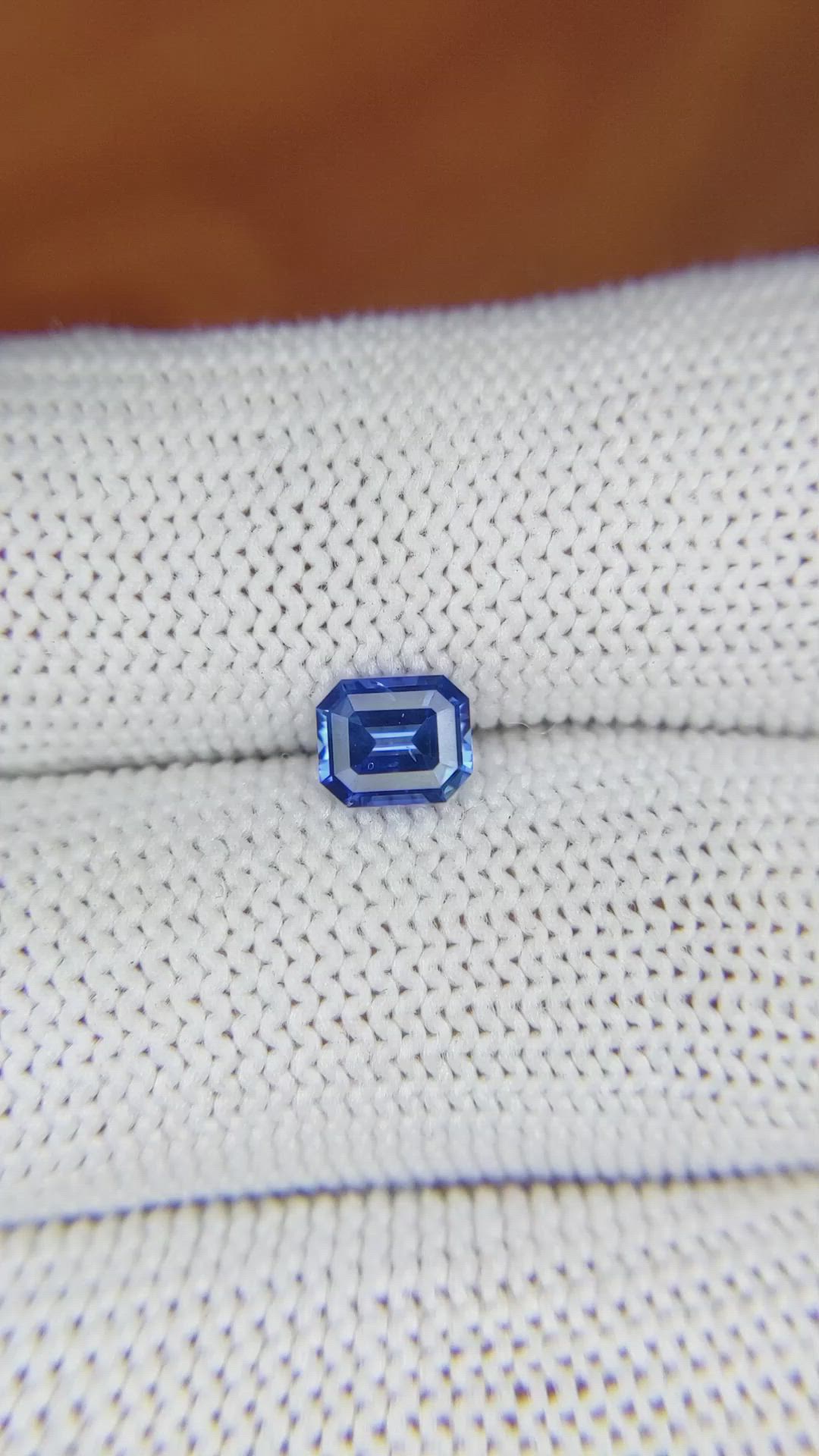 0.75 Ct. Blue Sapphire from Ceylon (Sri Lanka) Size Video