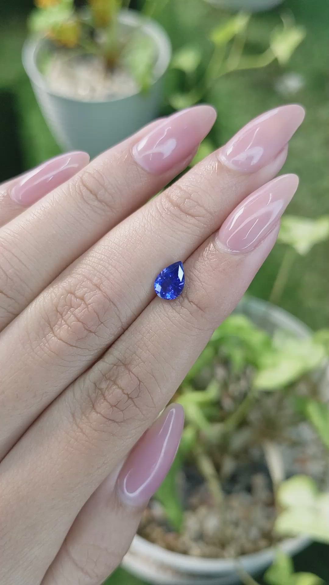 1.05 Ct. Blue Sapphire from Ceylon (Sri Lanka) Size Video