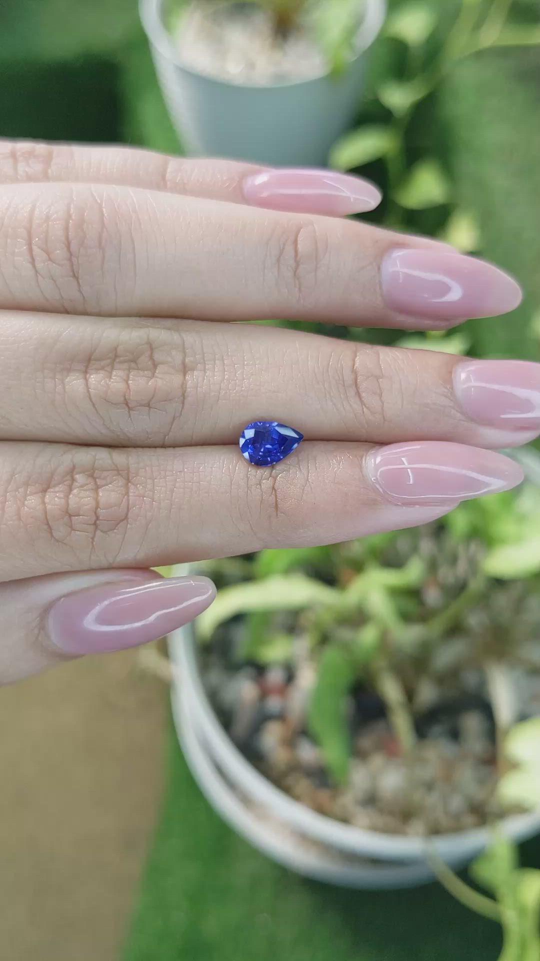 1.05 Ct. Blue Sapphire from Ceylon (Sri Lanka) Size Video