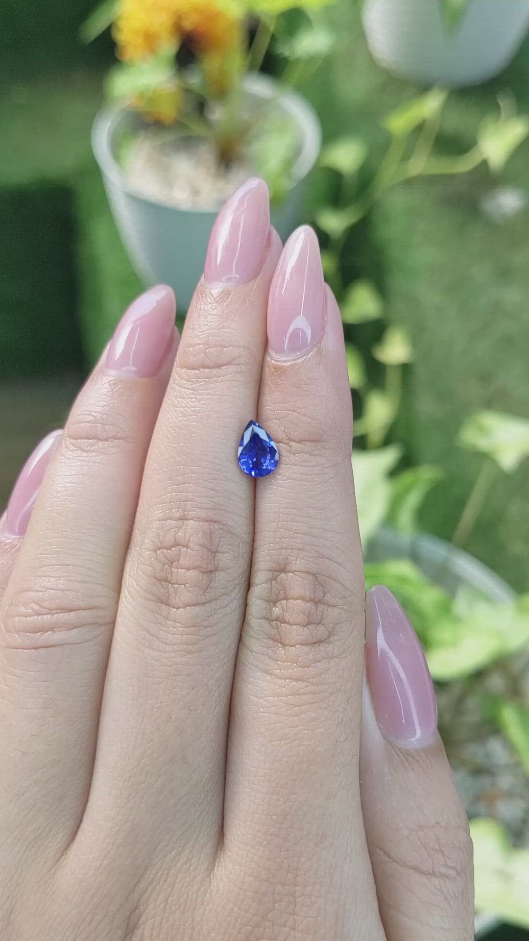 1.05 Ct. Blue Sapphire from Ceylon (Sri Lanka) Size Video