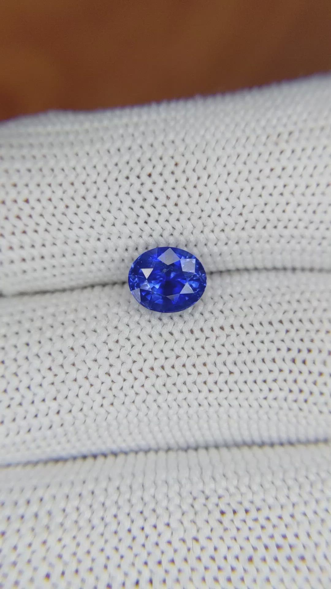 1.79 Ct. Blue Sapphire from Ceylon (Sri Lanka) Size Video