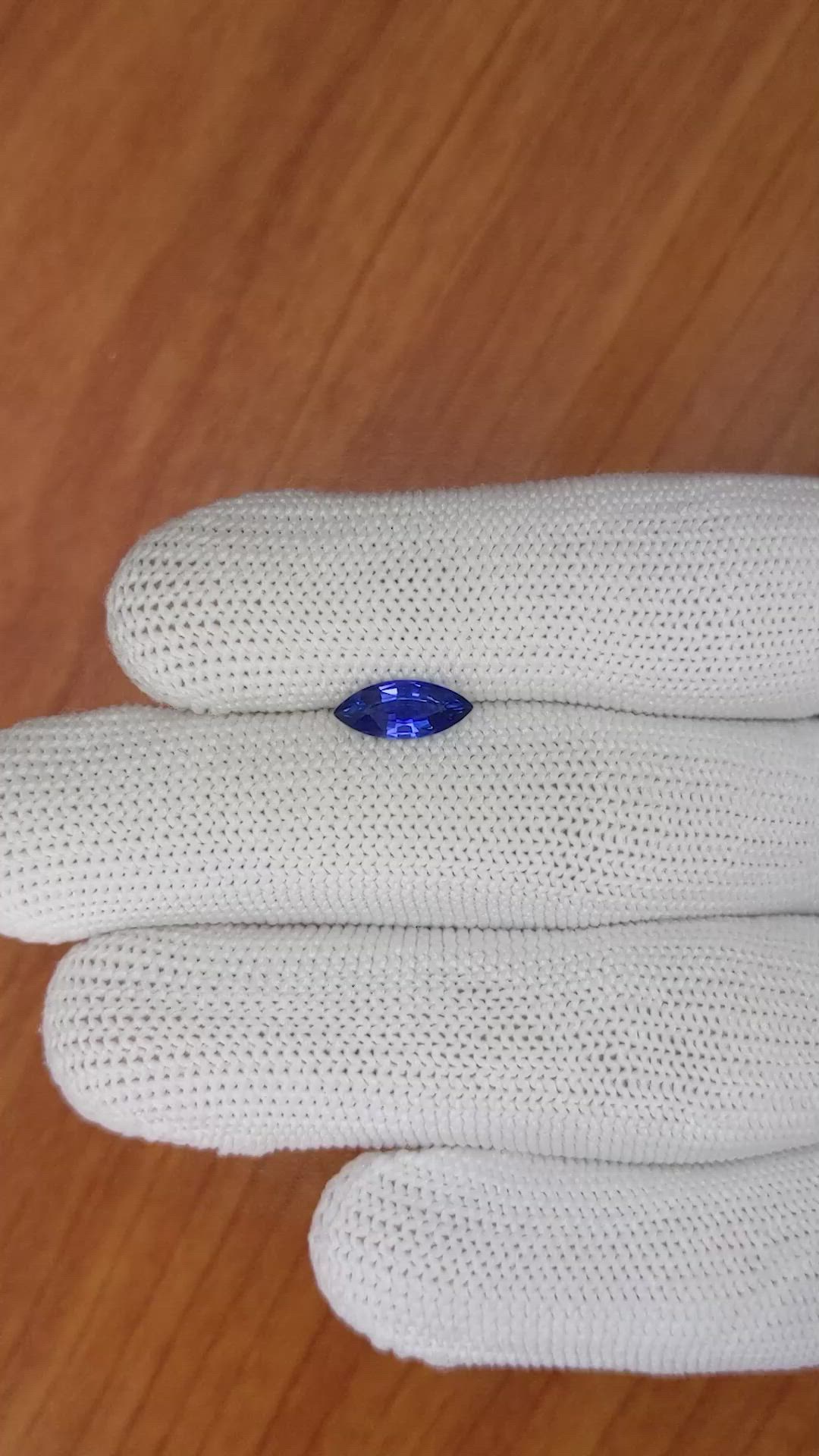 1.02 Ct. Blue Sapphire from Ceylon (Sri Lanka) Size Video
