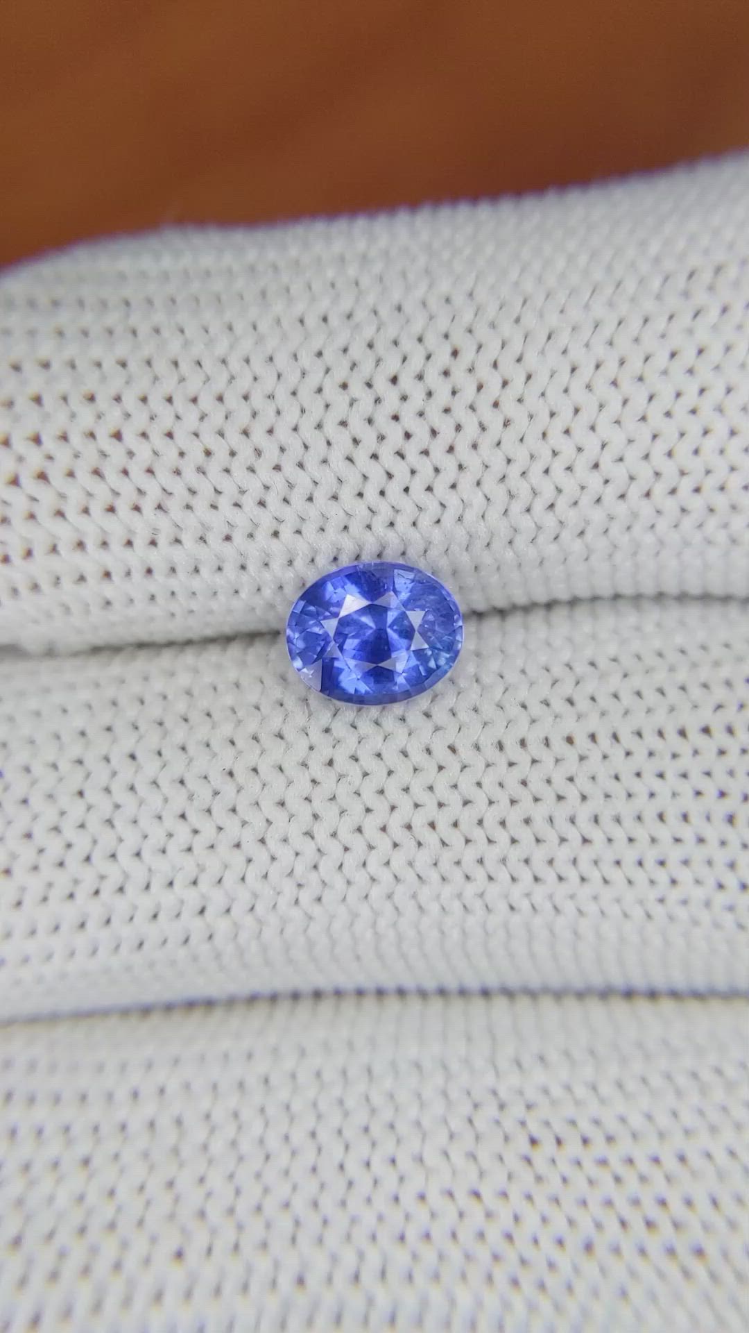 1.37 Ct. Blue Sapphire from Ceylon (Sri Lanka) Size Video