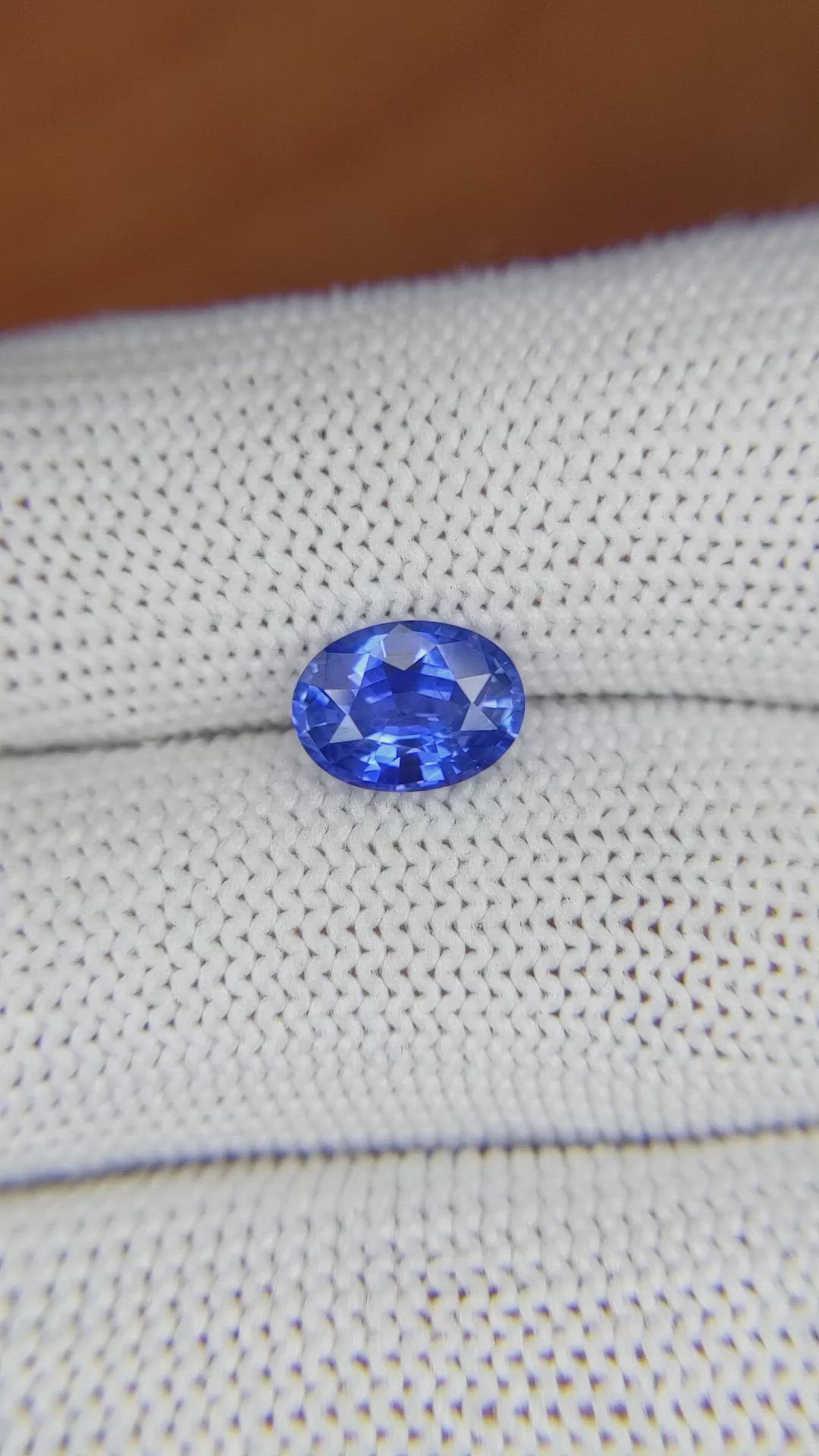 1.79 Ct. Blue Sapphire from Ceylon (Sri Lanka) Size Video