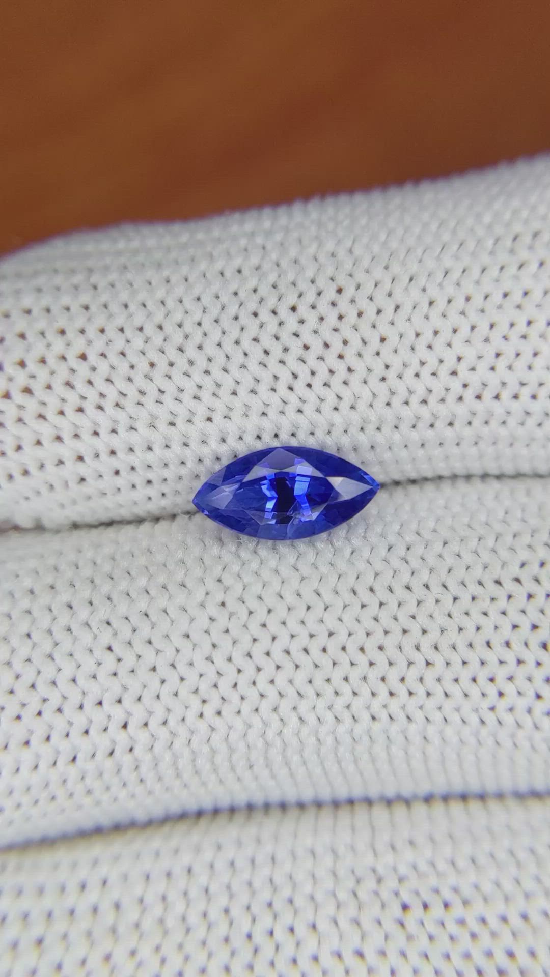 1.53 Ct. Blue Sapphire from Ceylon (Sri Lanka) Size Video