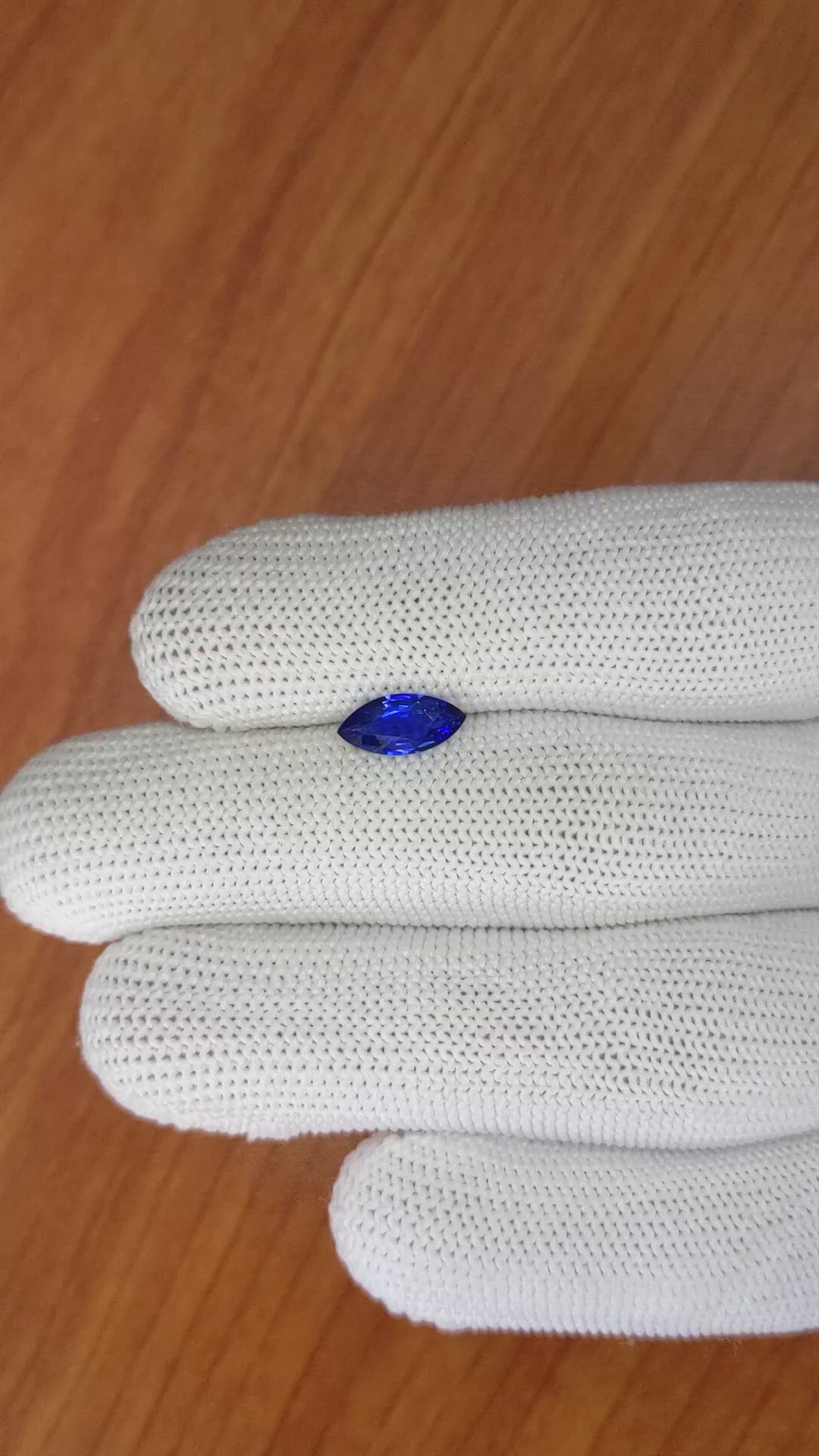 1.07 Ct. Blue Sapphire from Ceylon (Sri Lanka) Size Video